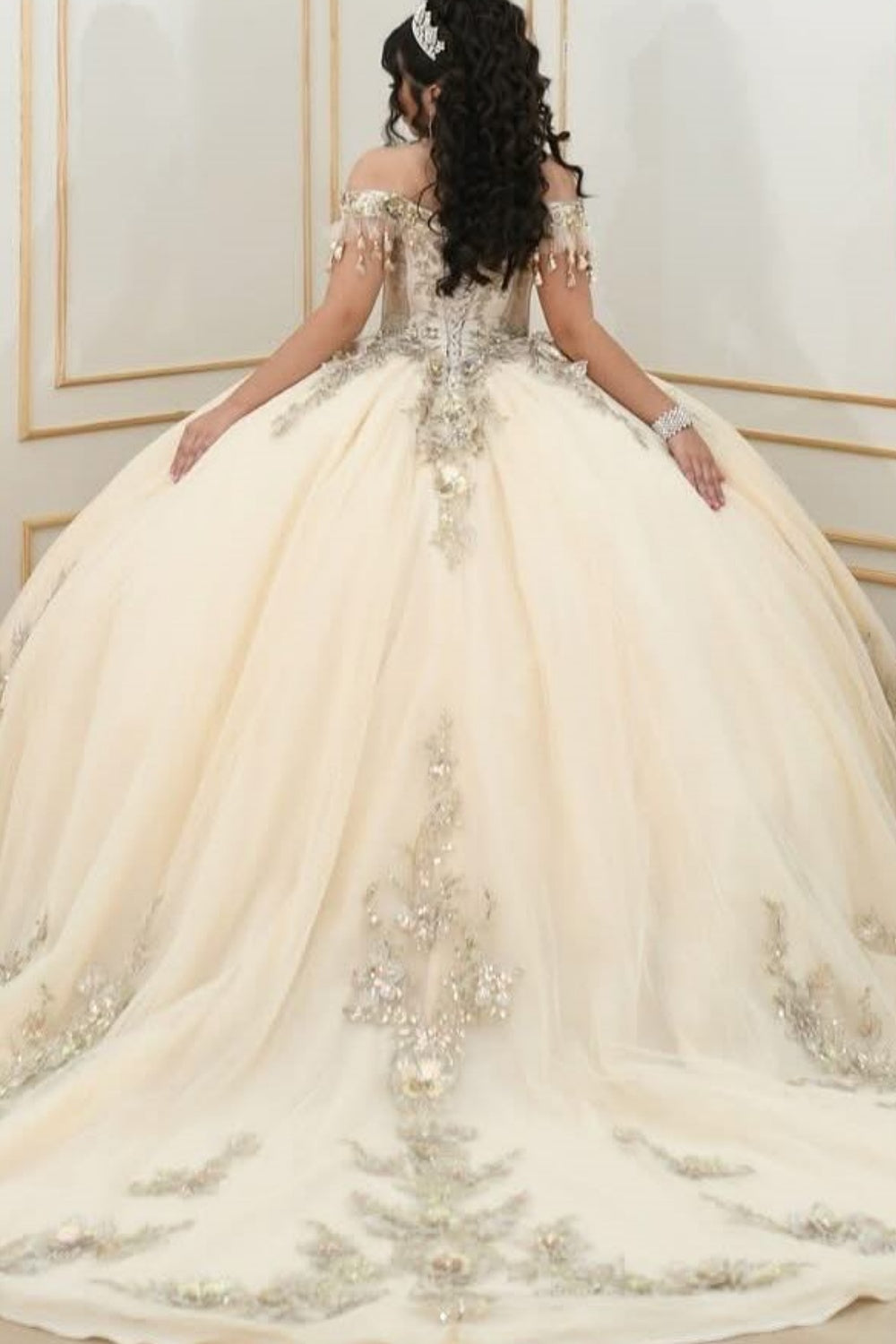 Off Shoulder Sleeveless Beaded Sequins 3D Flower Appliques Quinceañera Dress YQ1053