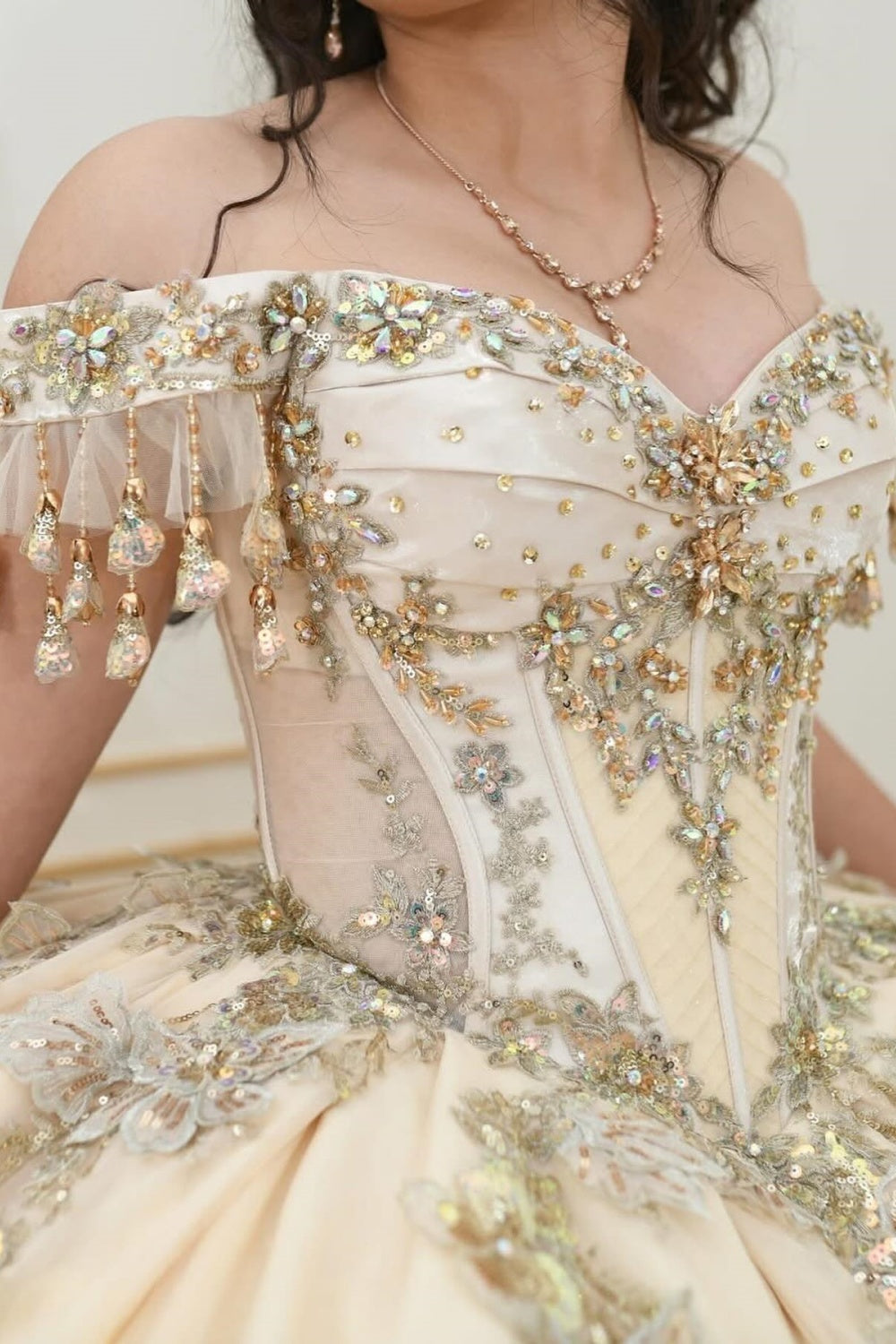 Off Shoulder Sleeveless Beaded Sequins 3D Flower Appliques Quinceañera Dress YQ1053