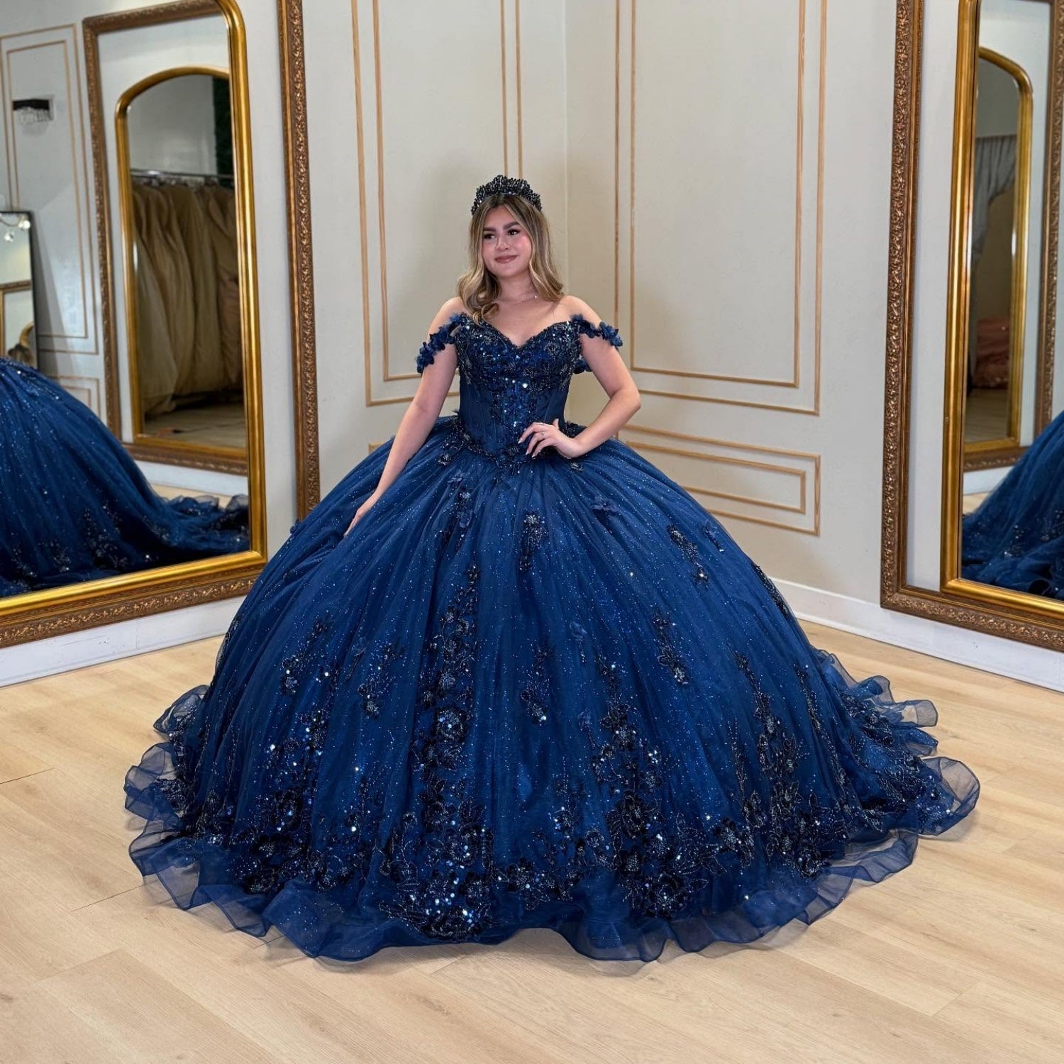 Vestido de Quinceañera Azul Marino con Lentejuelas, Apliques de Cuentas, Brillos y Escote Bardot YQ1055