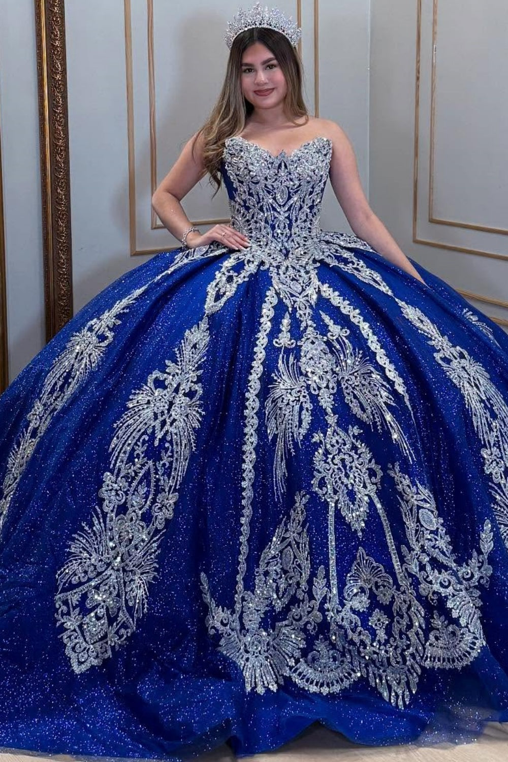 Vestido de Quinceañera Azul Marino con Lentejuelas, Apliques de Cuentas, Brillos y Escote Bardot YQ1055