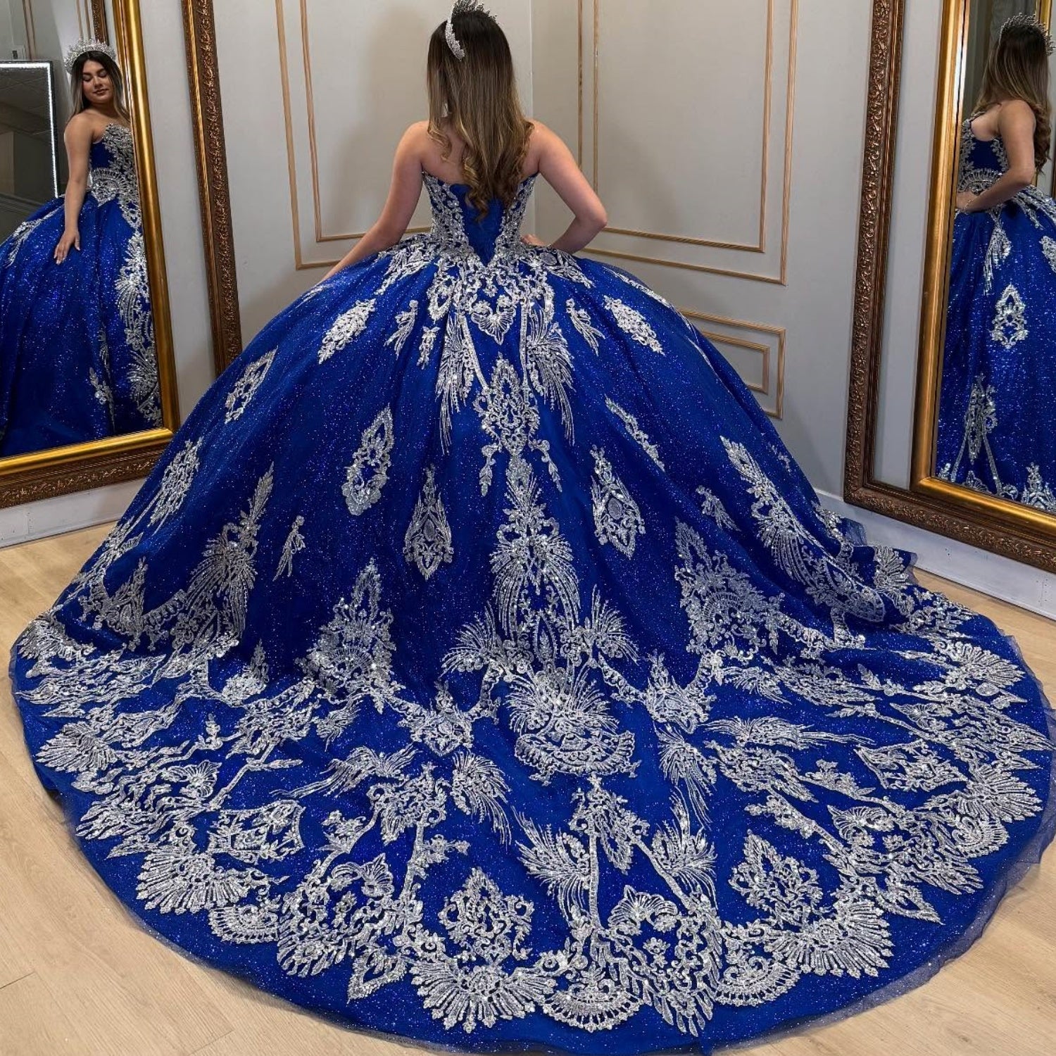 Vestido de Quinceañera Azul Marino con Lentejuelas, Apliques de Cuentas, Brillos y Escote Bardot YQ1055