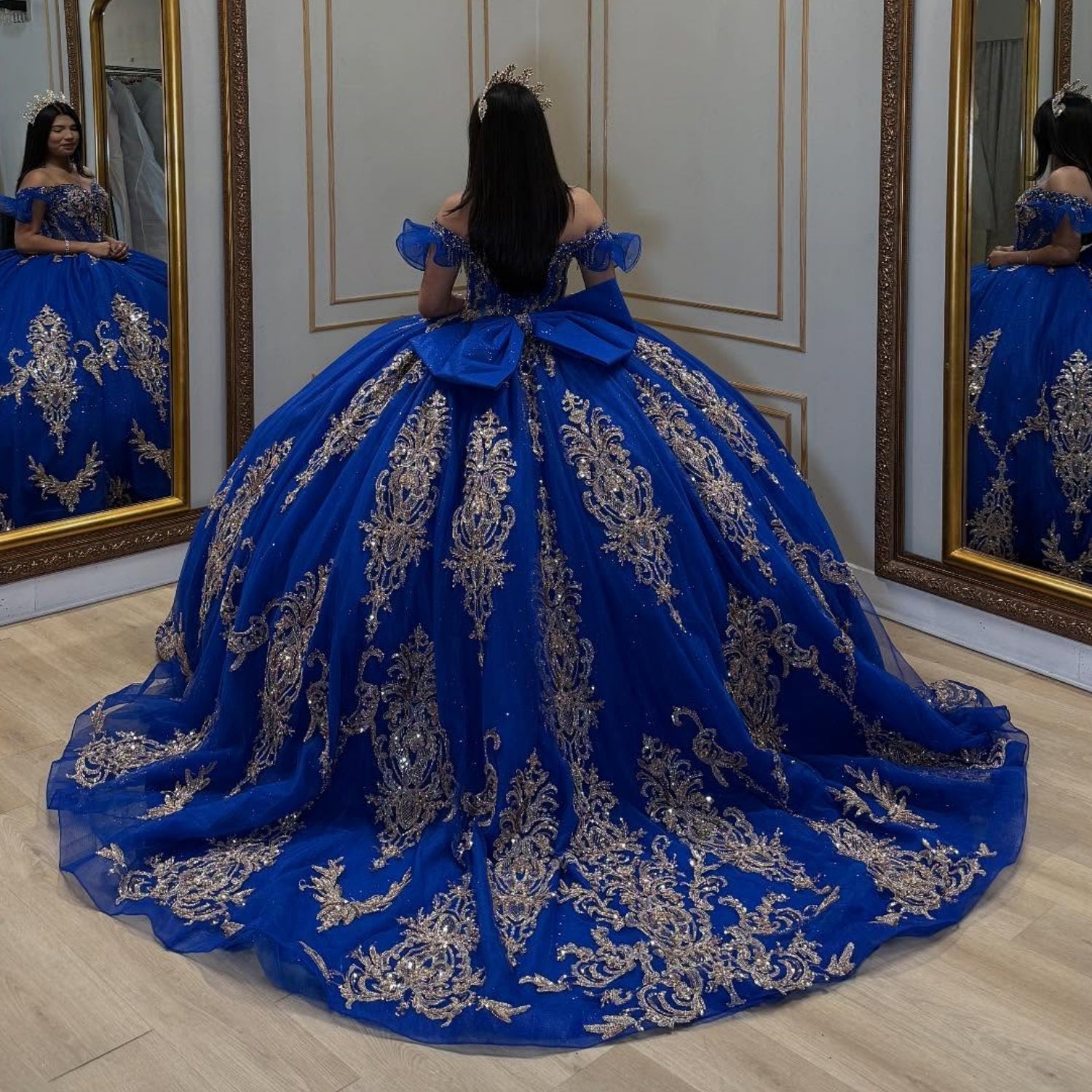 Off Shoulder Sleeveless Sequins Appliques Bow Knot Royal Blue Quinceañera Dress YQ1058