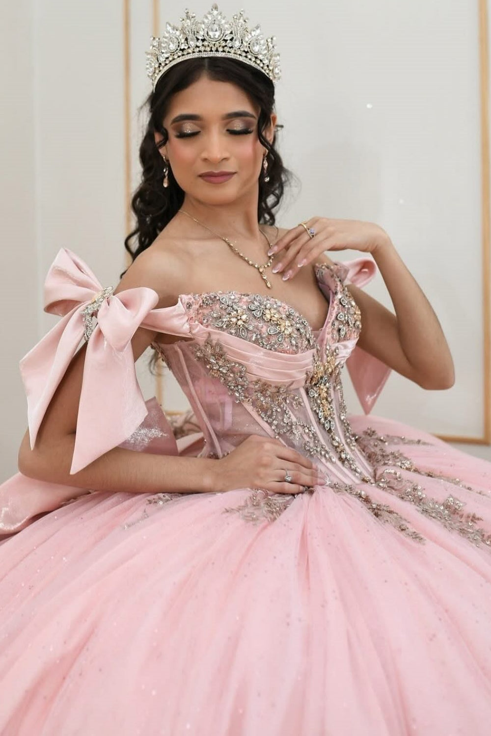 Off Shoulder Sleeveless Beaded Appliques Bow Knot Quinceañera Dress YQ1063