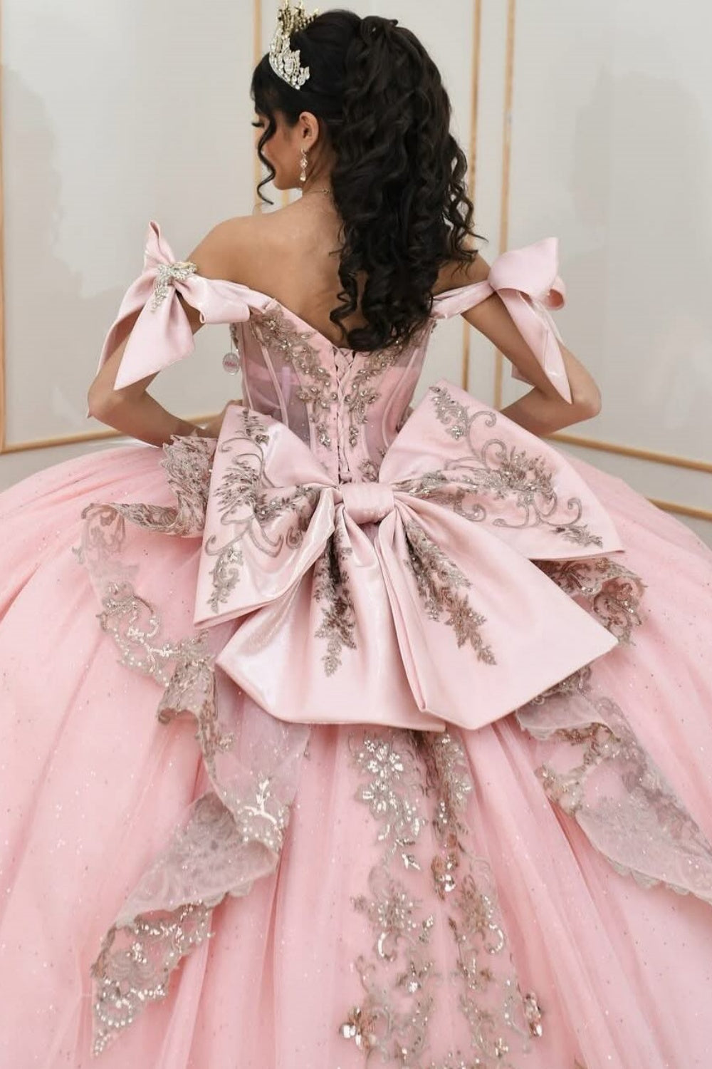 Off Shoulder Sleeveless Beaded Appliques Bow Knot Quinceañera Dress YQ1063