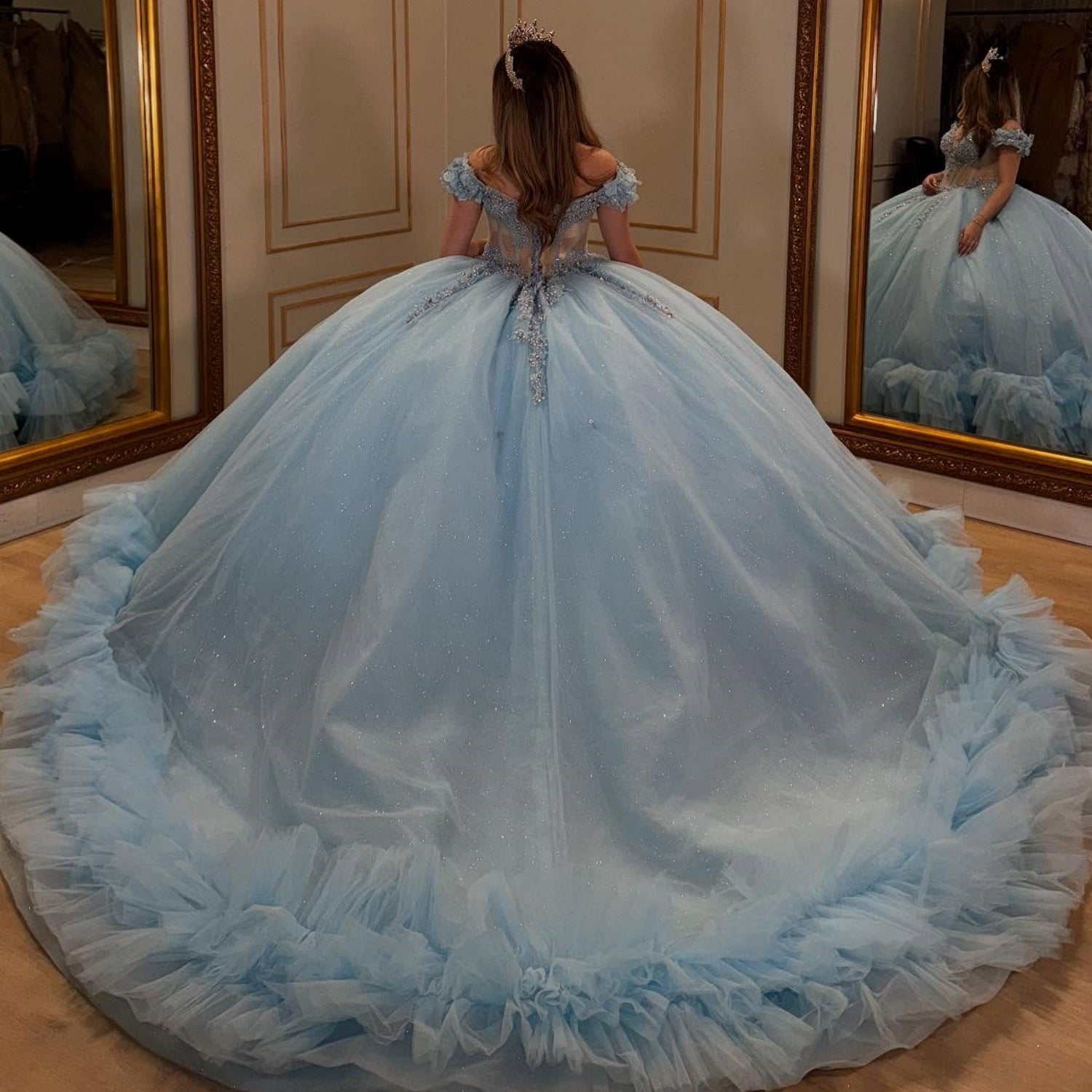 Vestido de Quinceañera Azul Marino con Lentejuelas, Apliques de Cuentas, Brillos y Escote Bardot YQ1055