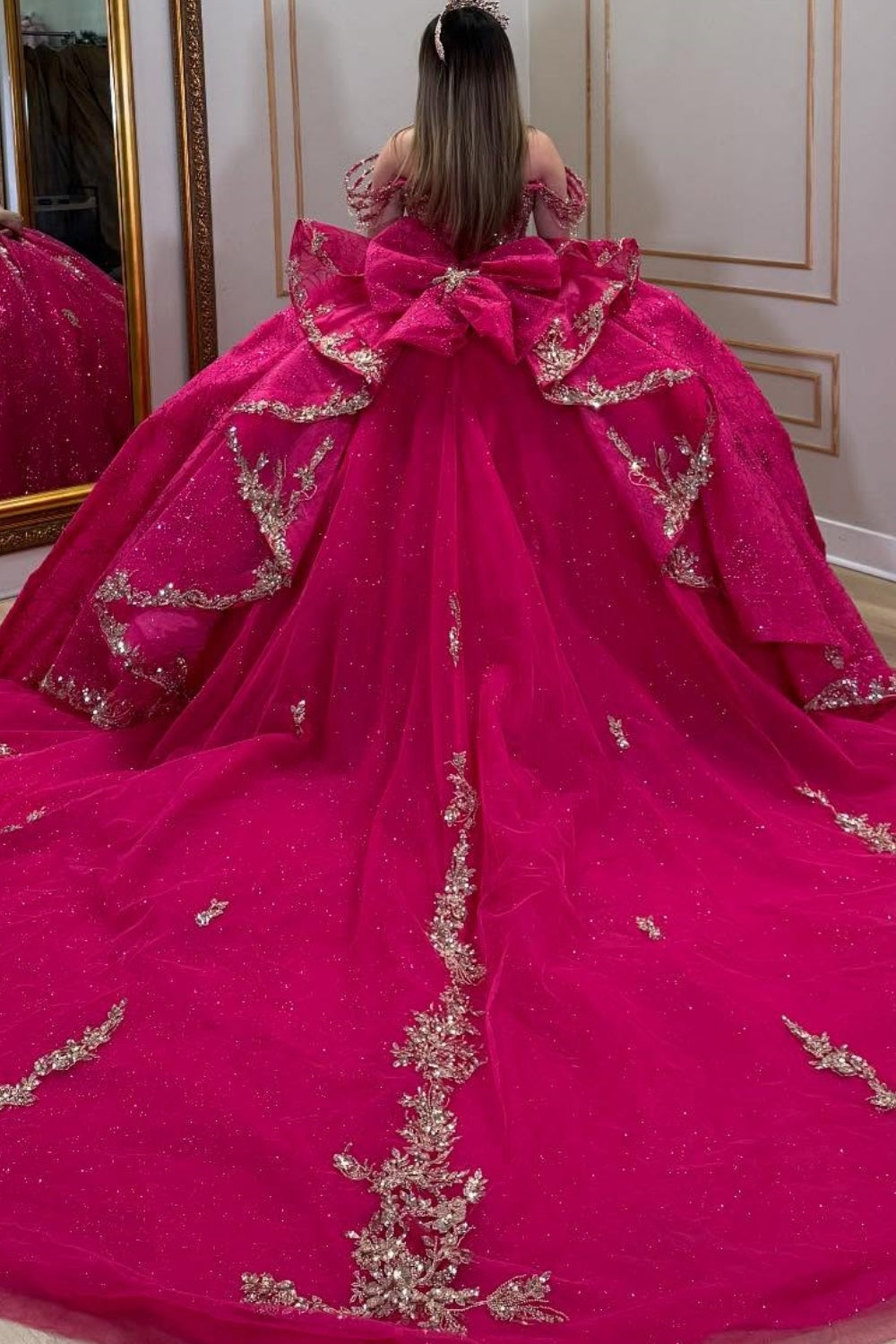 Vestido de Quinceañera Azul Marino con Lentejuelas, Apliques de Cuentas, Brillos y Escote Bardot YQ1055