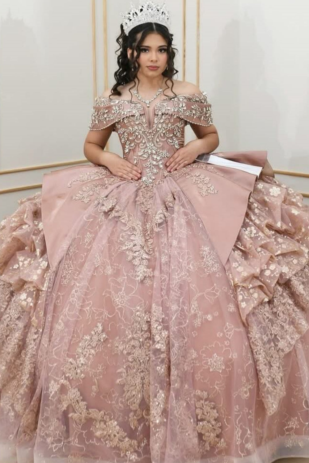 Vestido de Quinceañera Azul Marino con Lentejuelas, Apliques de Cuentas, Brillos y Escote Bardot YQ1055