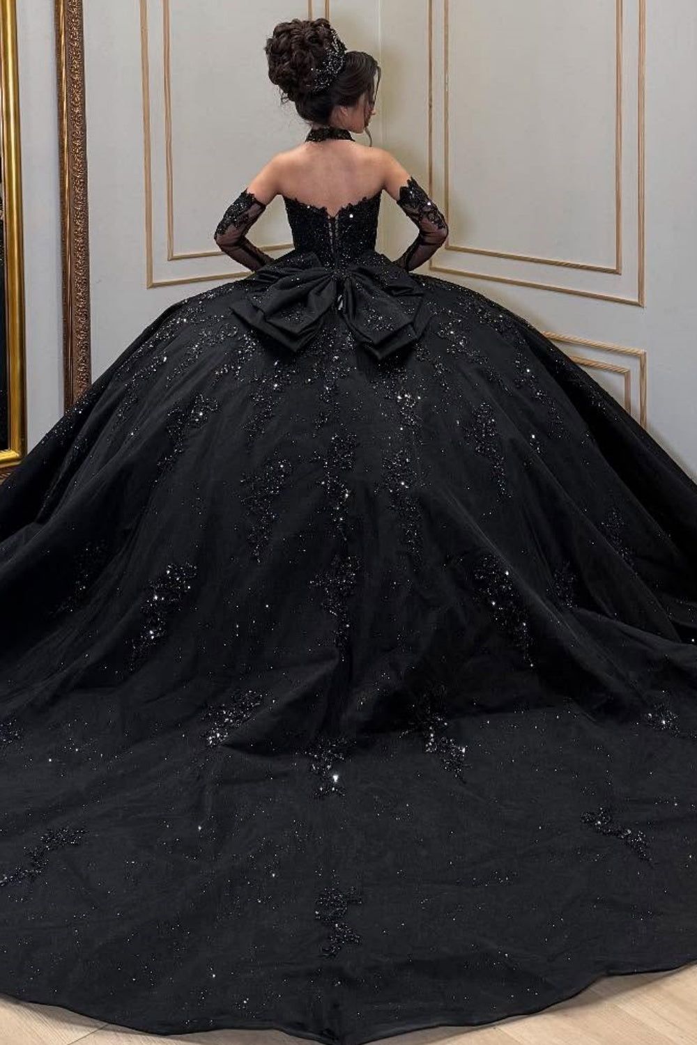 Vestido de Quinceañera Azul Marino con Lentejuelas, Apliques de Cuentas, Brillos y Escote Bardot YQ1055