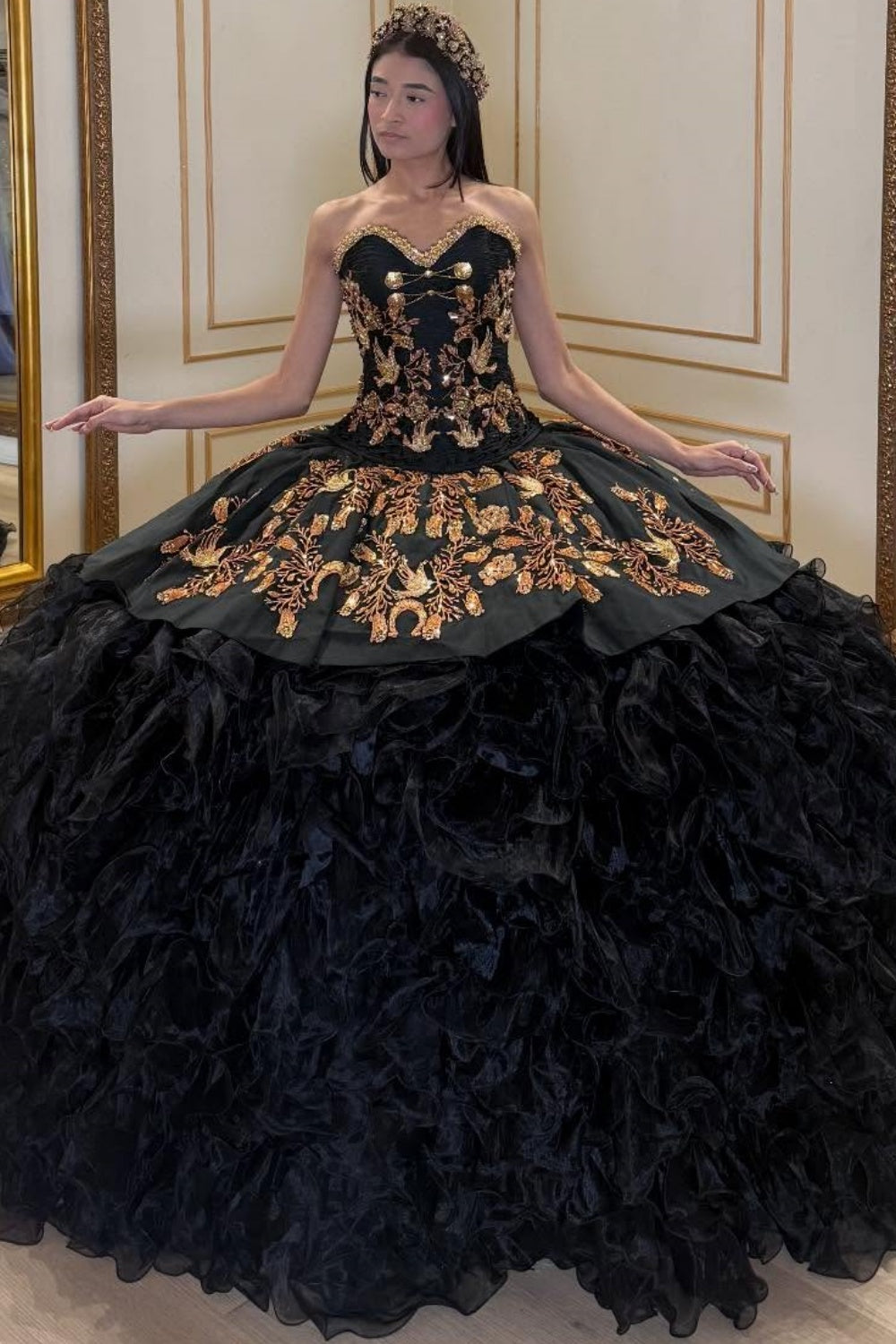 Sweetheart Sleeveless Pleated Gold Appliques Ruffles Tiered Black Sweet 15 Quinceañera Dress YQ1075
