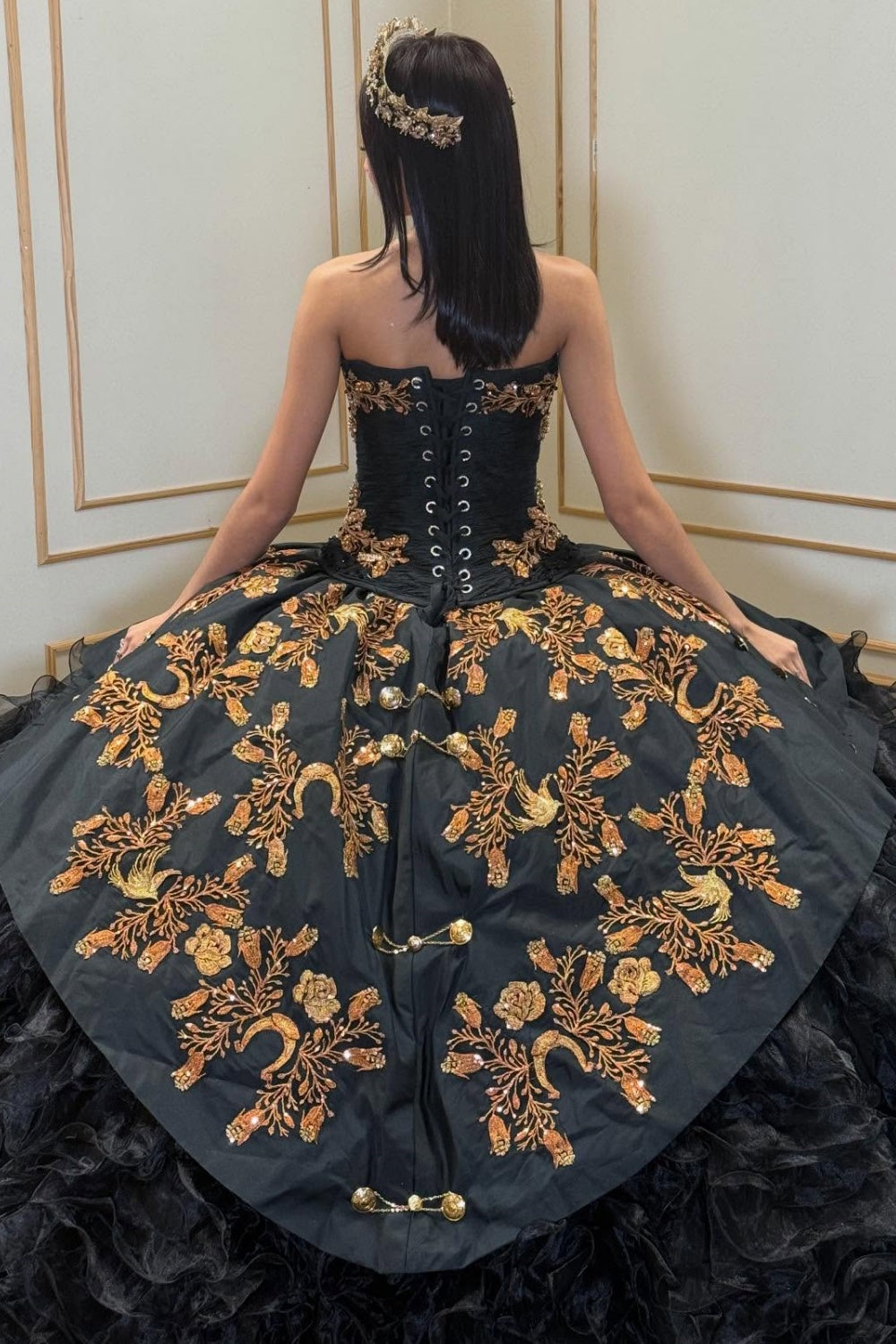 Vestido de Quinceañera Azul Marino con Lentejuelas, Apliques de Cuentas, Brillos y Escote Bardot YQ1055