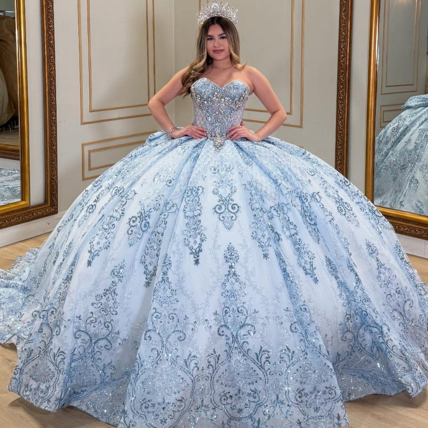 Vestido de Quinceañera Azul Marino con Lentejuelas, Apliques de Cuentas, Brillos y Escote Bardot YQ1055