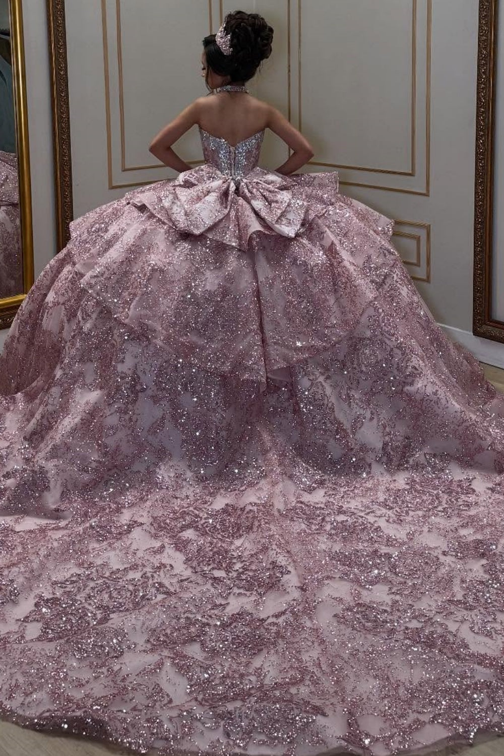Vestido de Quinceañera Azul Marino con Lentejuelas, Apliques de Cuentas, Brillos y Escote Bardot YQ1055