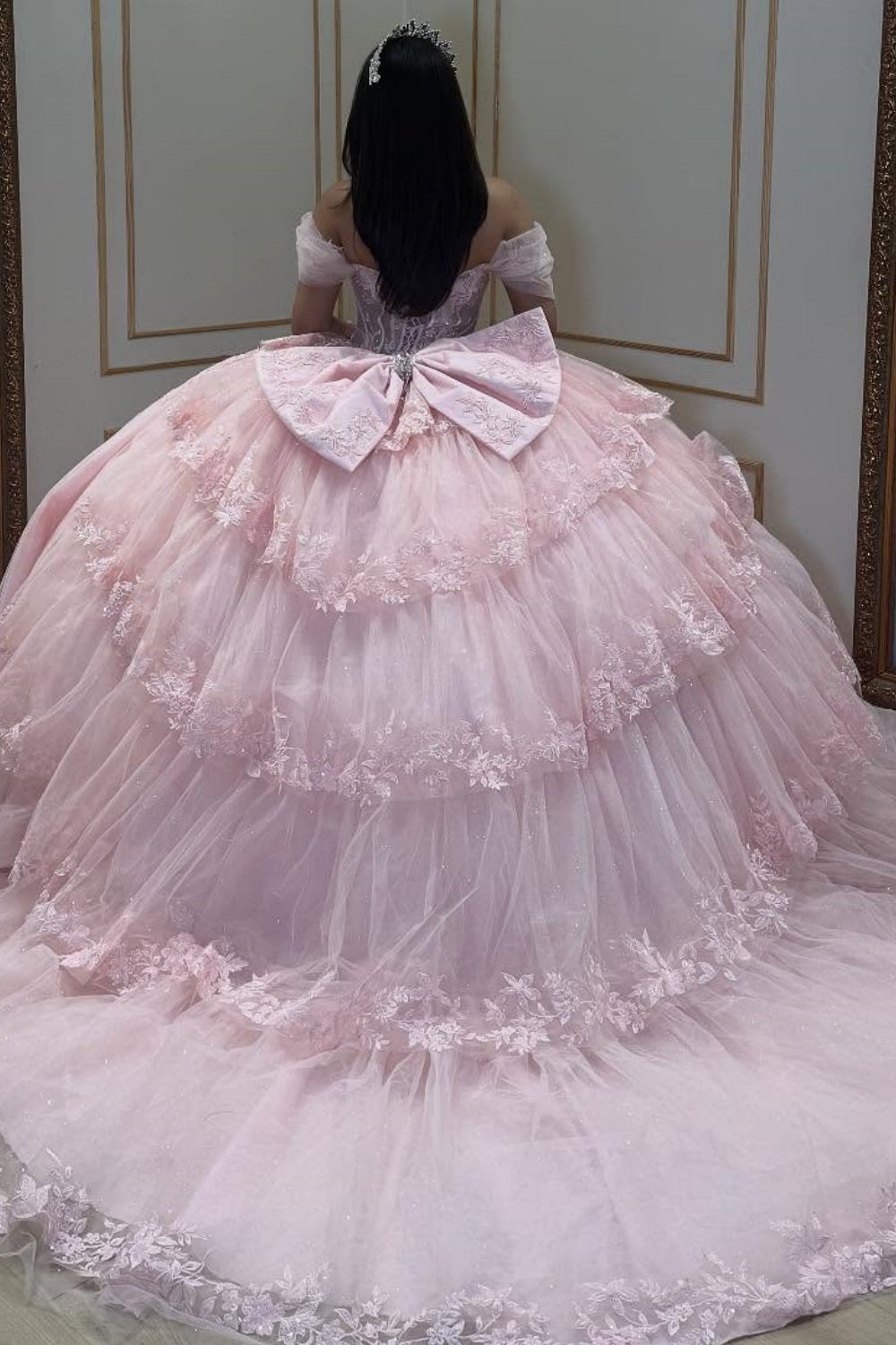 Vestido de Quinceañera Azul Marino con Lentejuelas, Apliques de Cuentas, Brillos y Escote Bardot YQ1055