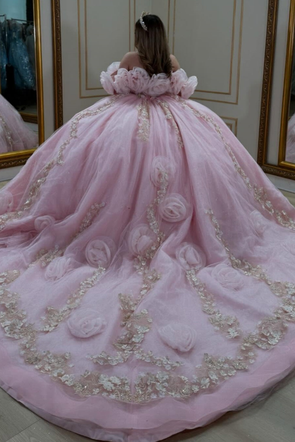 Vestido de Quinceañera Azul Marino con Lentejuelas, Apliques de Cuentas, Brillos y Escote Bardot YQ1055