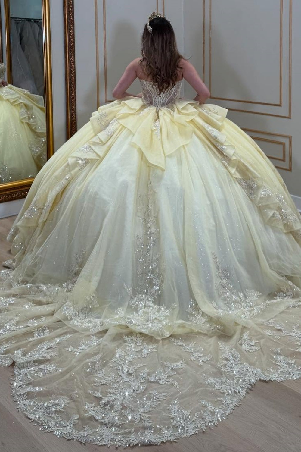 Sweetheart Short Sleeves Sequins Lace Appliques Ruffles Bow Knot Quinceañera Dress YQ1089