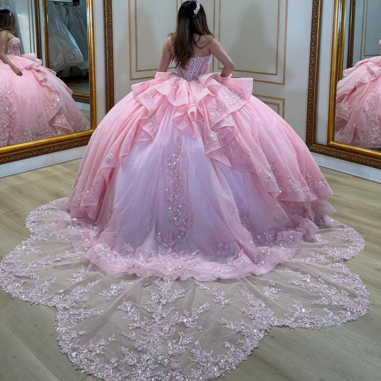 Vestido de Quinceañera Azul Marino con Lentejuelas, Apliques de Cuentas, Brillos y Escote Bardot YQ1055