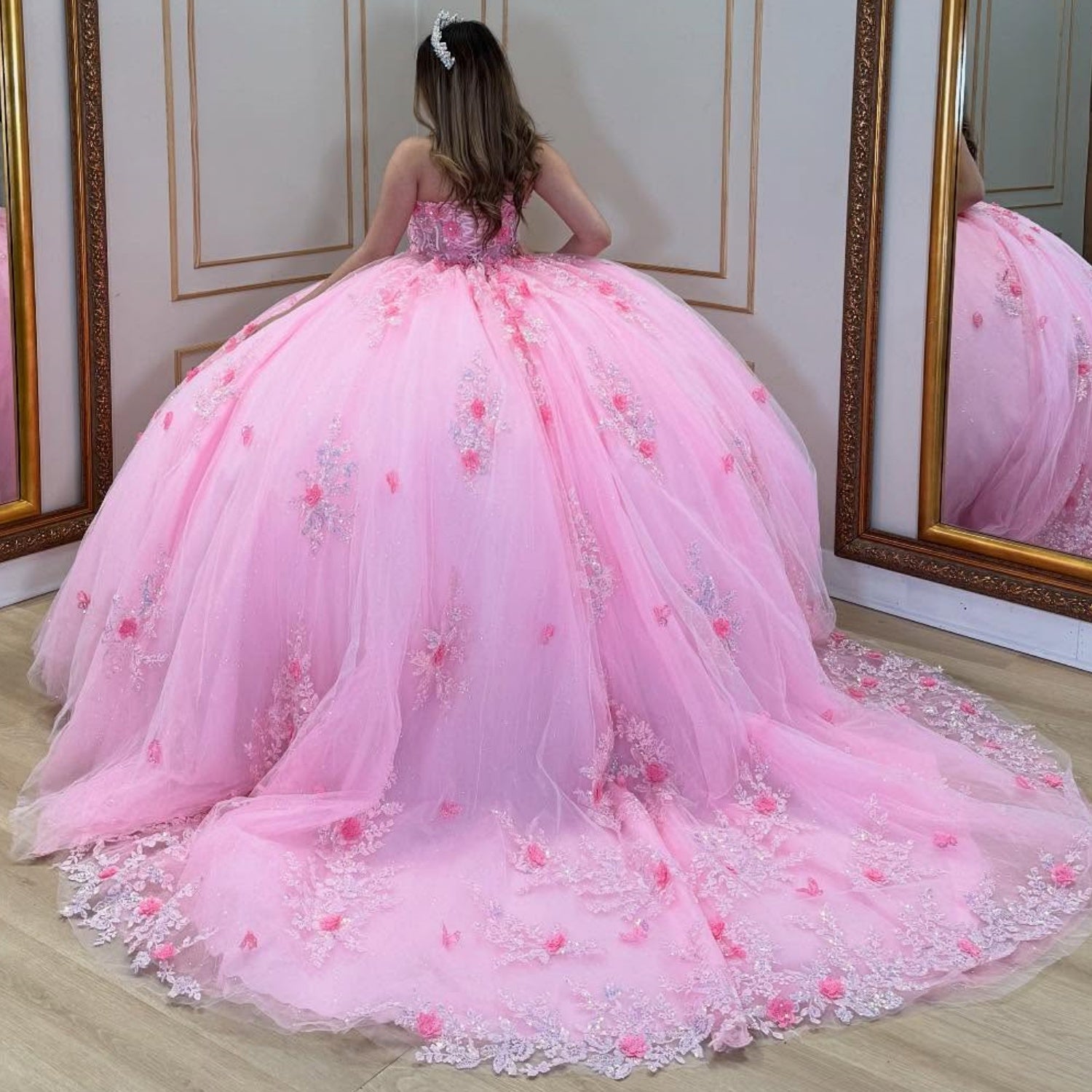 Vestido de Quinceañera Azul Marino con Lentejuelas, Apliques de Cuentas, Brillos y Escote Bardot YQ1055