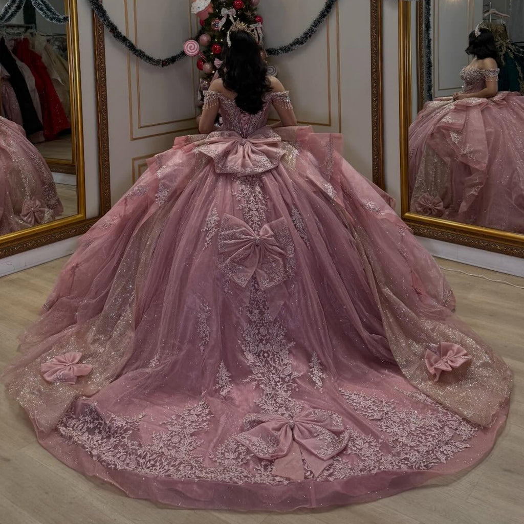 Vestido de Quinceañera Azul Marino con Lentejuelas, Apliques de Cuentas, Brillos y Escote Bardot YQ1055