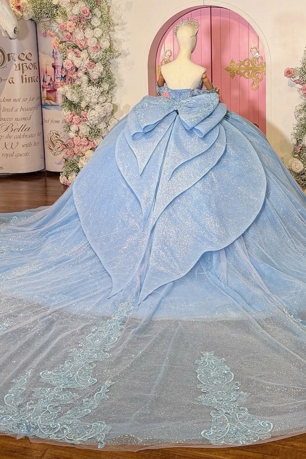 Off Shoulder Sleeveless Beaded Sequins Appliques Bow Knot Blue Glitter Quinceañera Dress YQ1102