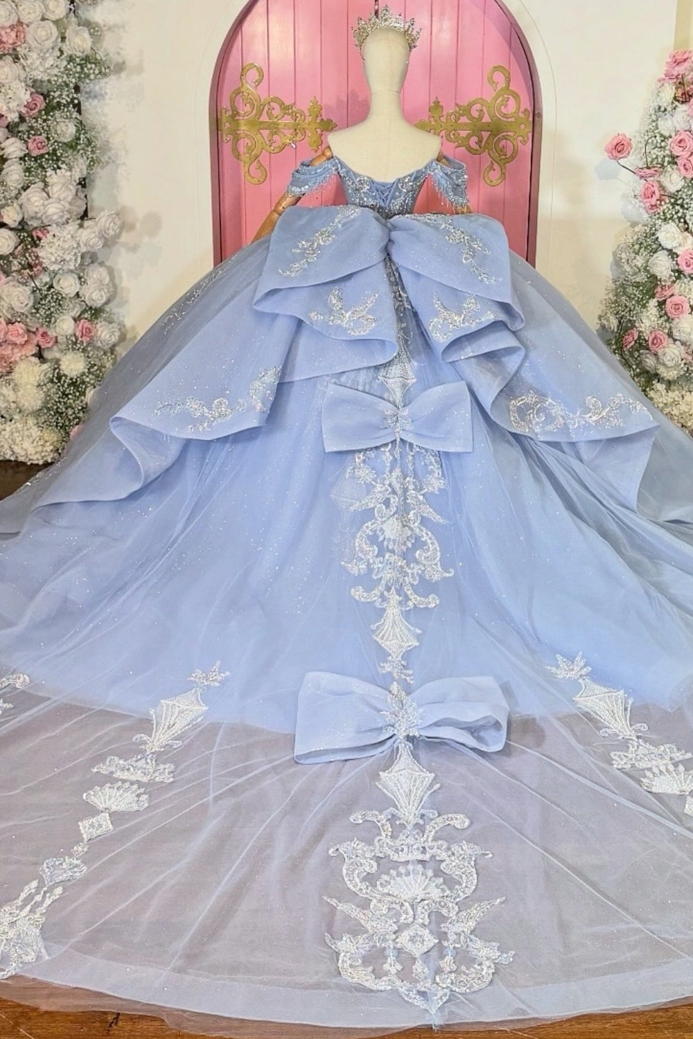 Vestido de Quinceañera Azul Marino con Lentejuelas, Apliques de Cuentas, Brillos y Escote Bardot YQ1055