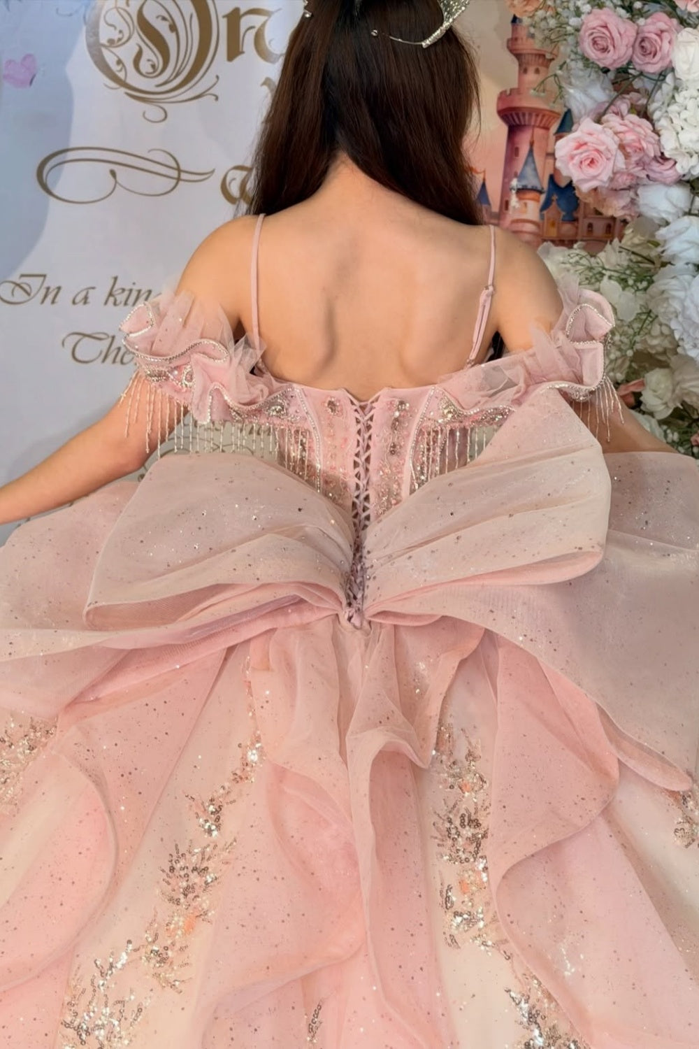 Off Shoulder Sleeveless Spaghetti Straps Beaded Sequins 3D Flower Appliques Bow Knot Pink Quinceañera Dress YQ1106