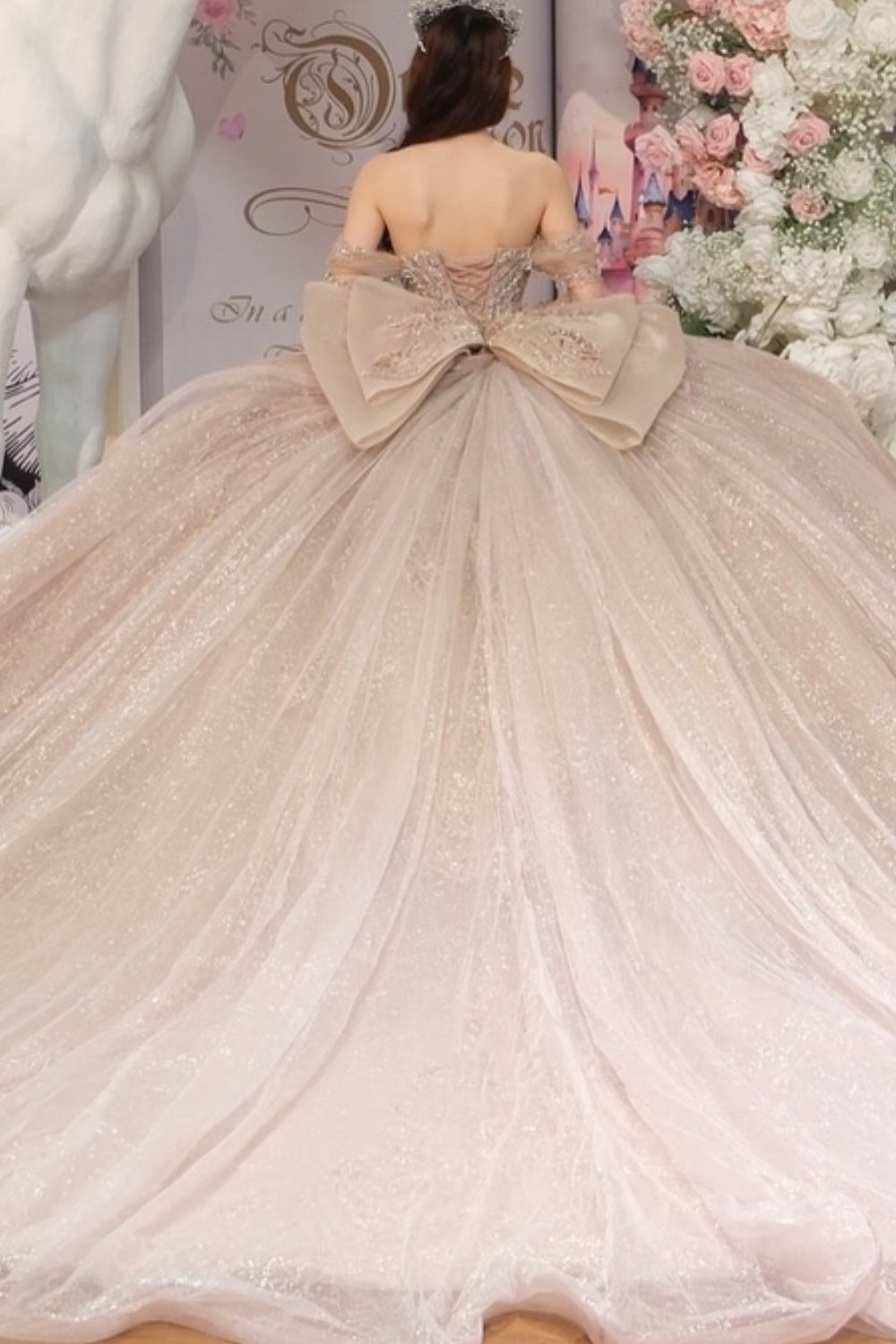 Off Shoulder Sleeveless Beaded Sequins Appliques Bow Knot Champagne Quinceañera Dress YQ1108