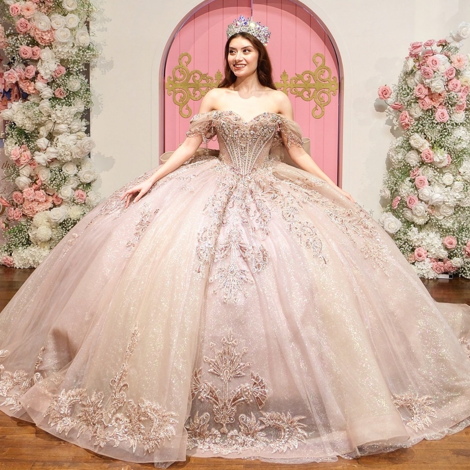 Off Shoulder Sleeveless Beaded Sequins Appliques Bow Knot Champagne Quinceañera Dress YQ1108