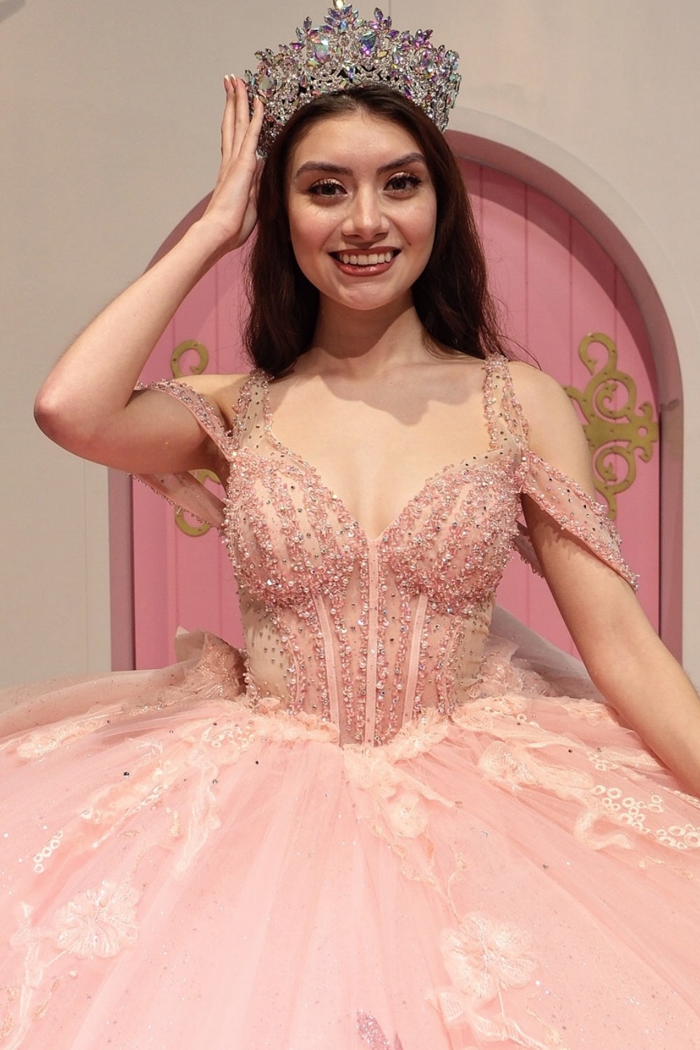 Off Shoulder Sleeveless Spaghetti Straps Beaded Appliques Bow Knot Pink Quinceañera Dress YQ1109