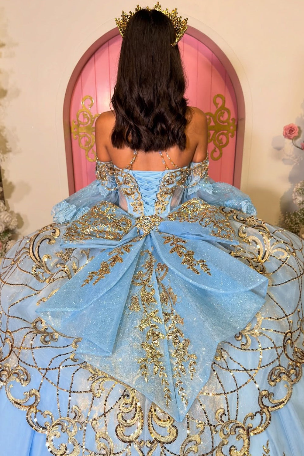 Vestido de Quinceañera Azul Marino con Lentejuelas, Apliques de Cuentas, Brillos y Escote Bardot YQ1055