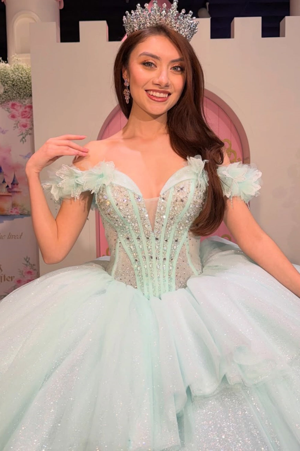 Vestido de Quinceañera Azul Marino con Lentejuelas, Apliques de Cuentas, Brillos y Escote Bardot YQ1055