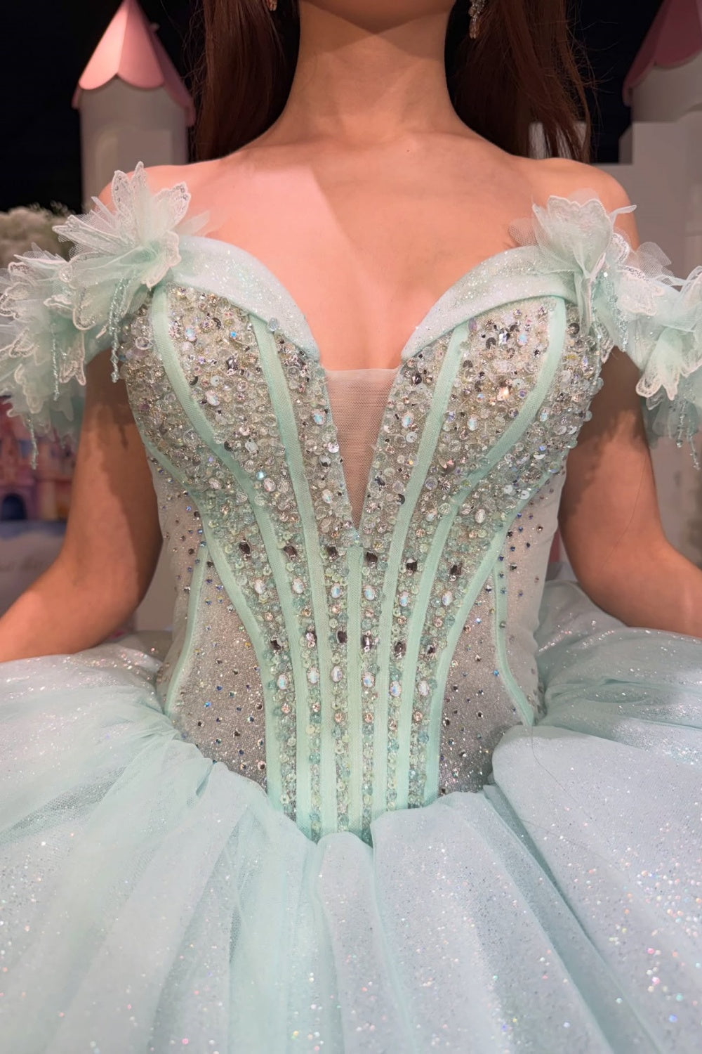Vestido de Quinceañera Azul Marino con Lentejuelas, Apliques de Cuentas, Brillos y Escote Bardot YQ1055