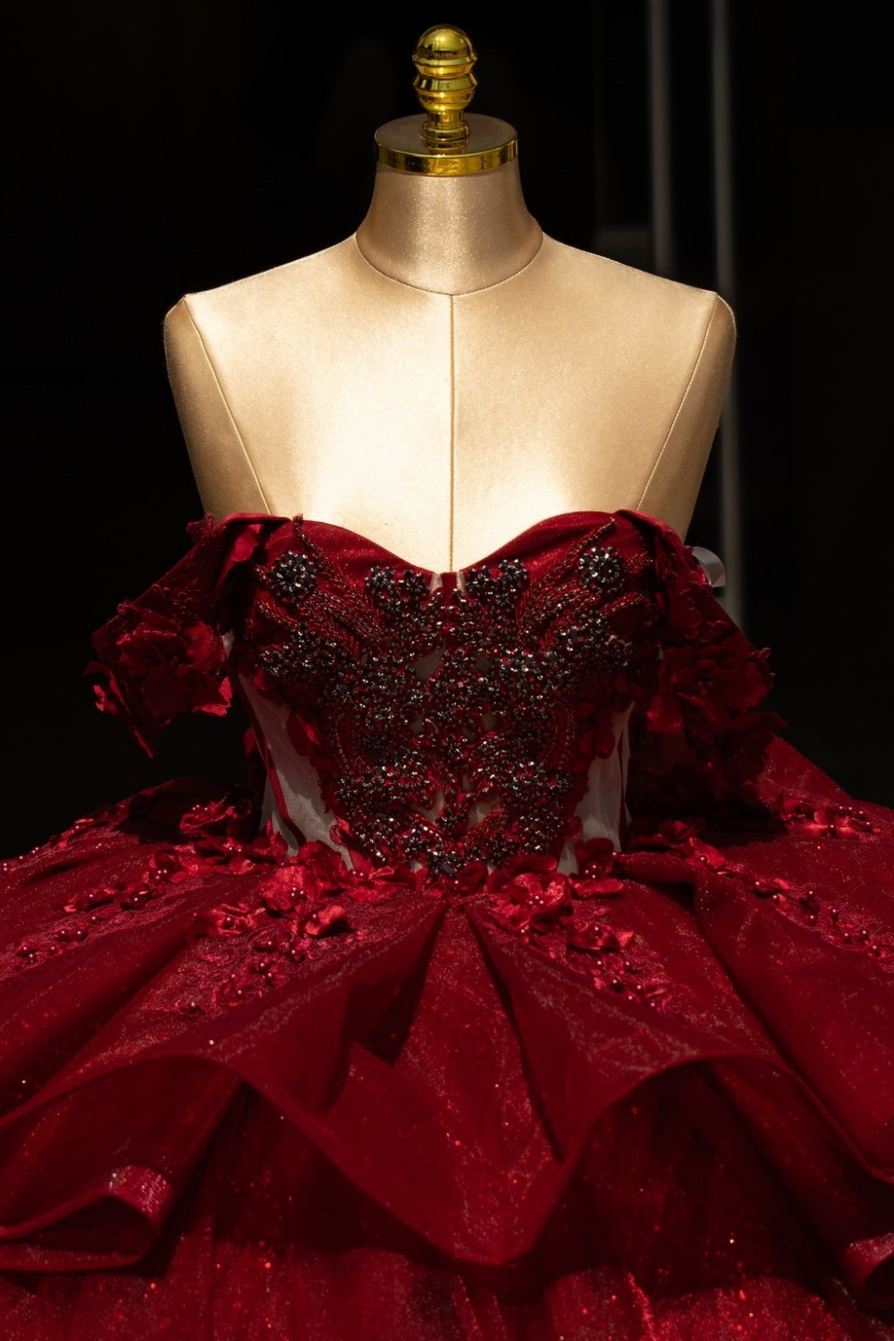 Vestido de Quinceañera Azul Marino con Lentejuelas, Apliques de Cuentas, Brillos y Escote Bardot YQ1055