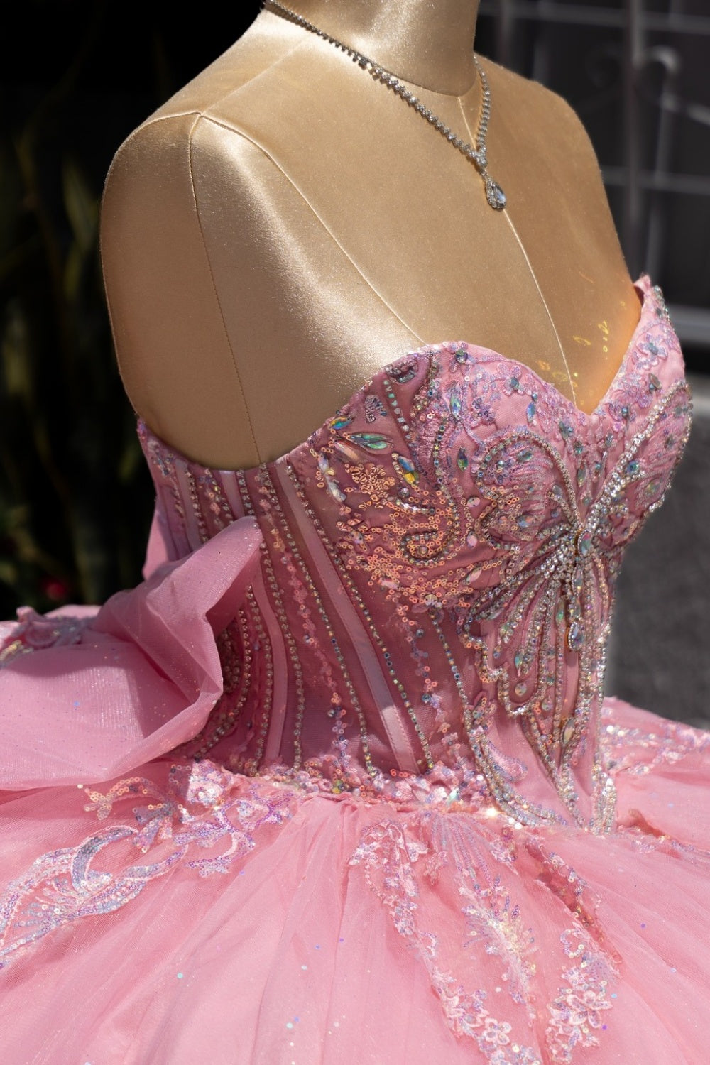Off Shoulder Sleeveless Beaded Appliques Bow Knot Pink Quinceañera Dress YQ1124