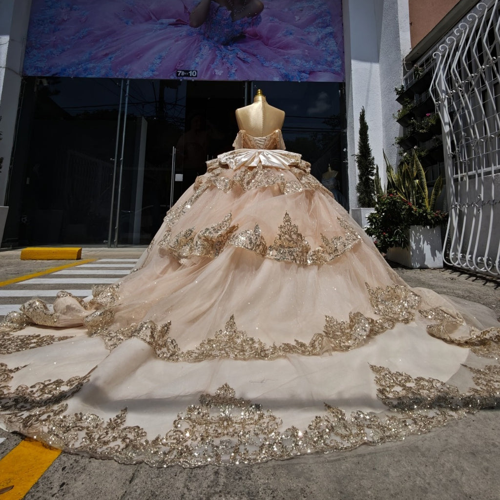 Vestido de Quinceañera Azul Marino con Lentejuelas, Apliques de Cuentas, Brillos y Escote Bardot YQ1055