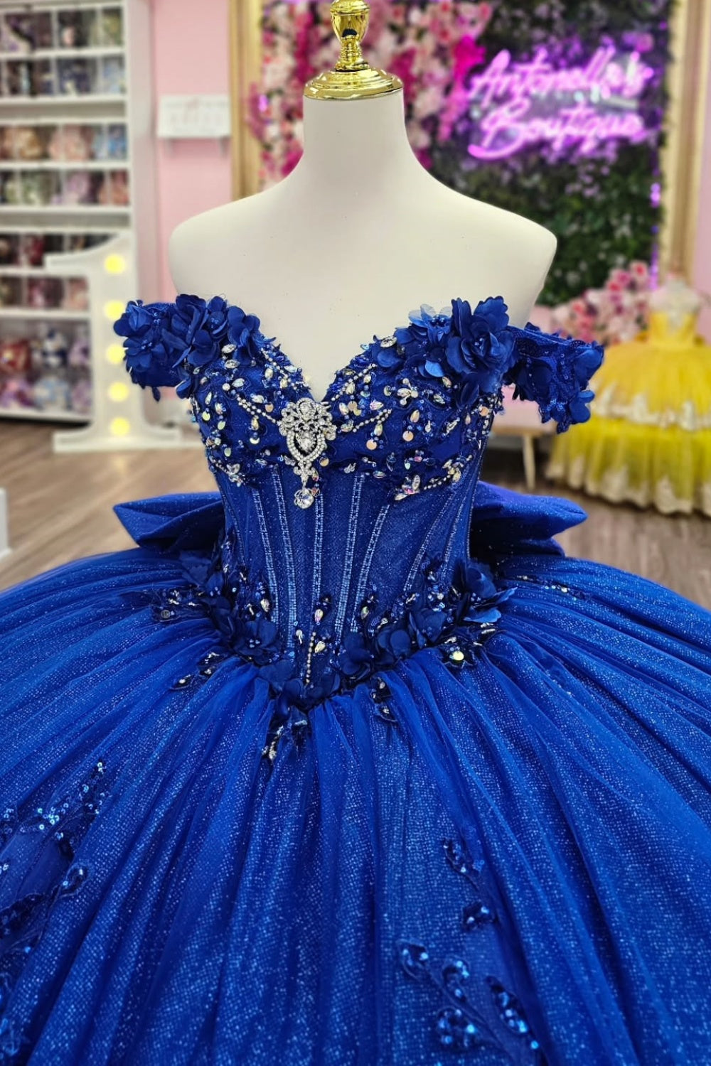 Off Shoulder Sleeveless Beaded Appliques Bow Knot Royal Blue Quinceañera Dress YQ1129