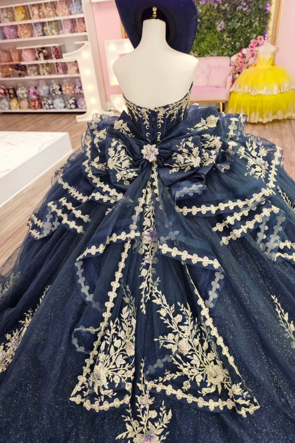 Sweetheart Sleeveless Gold Sequins Appliques Ruffles Bow Knot Navy Quinceañera Dress YQ1130