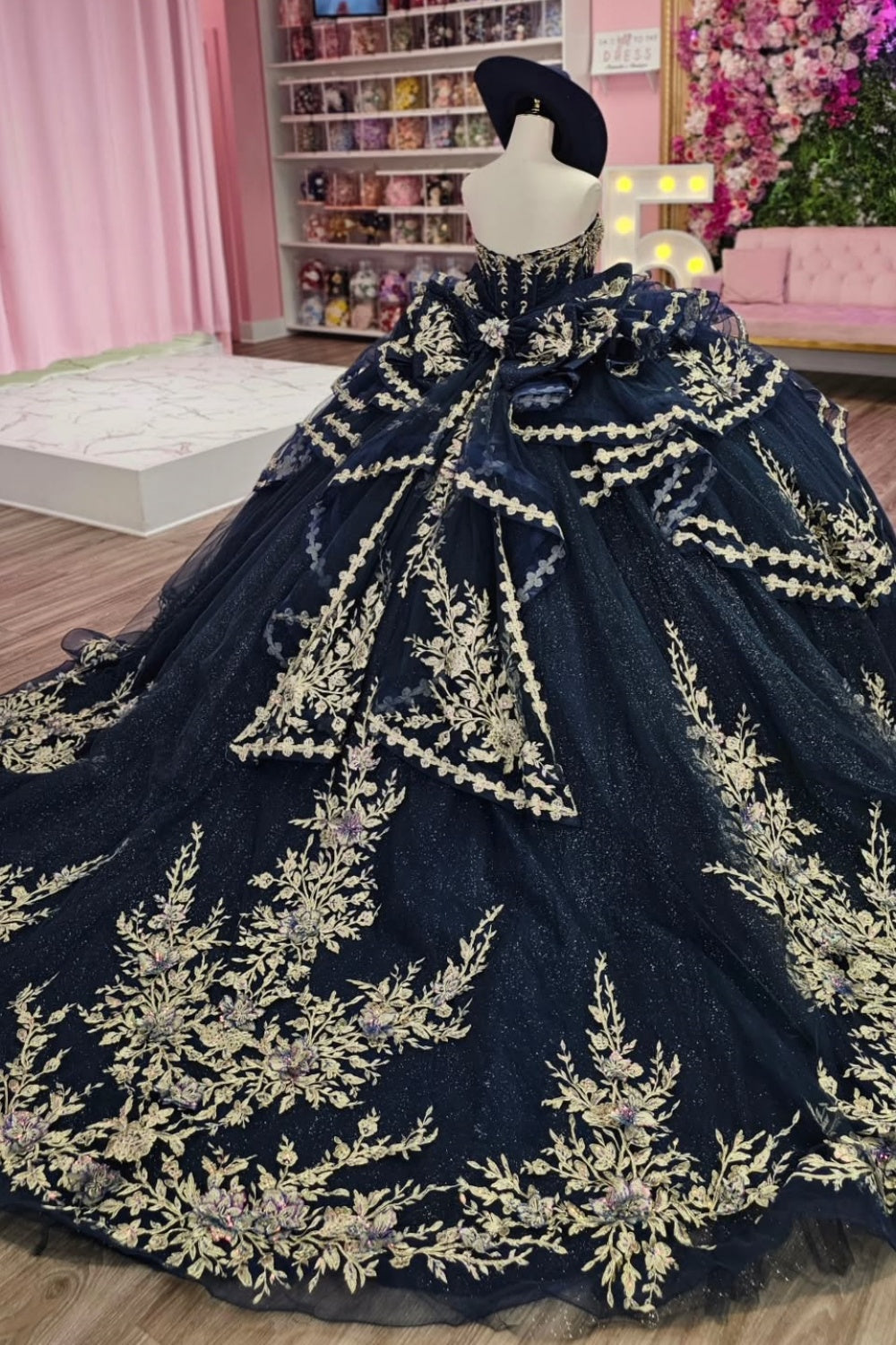 Sweetheart Sleeveless Gold Sequins Appliques Ruffles Bow Knot Navy Quinceañera Dress YQ1130