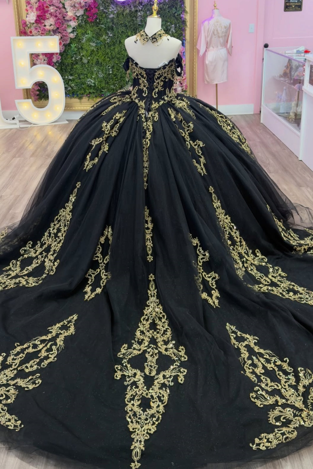 Off Shoulder Sleeveless Beaded Gold Sequins Appliques Black Quinceañera Dress YQ1135