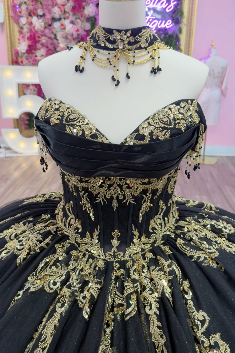 Off Shoulder Sleeveless Beaded Gold Sequins Appliques Black Quinceañera Dress YQ1135