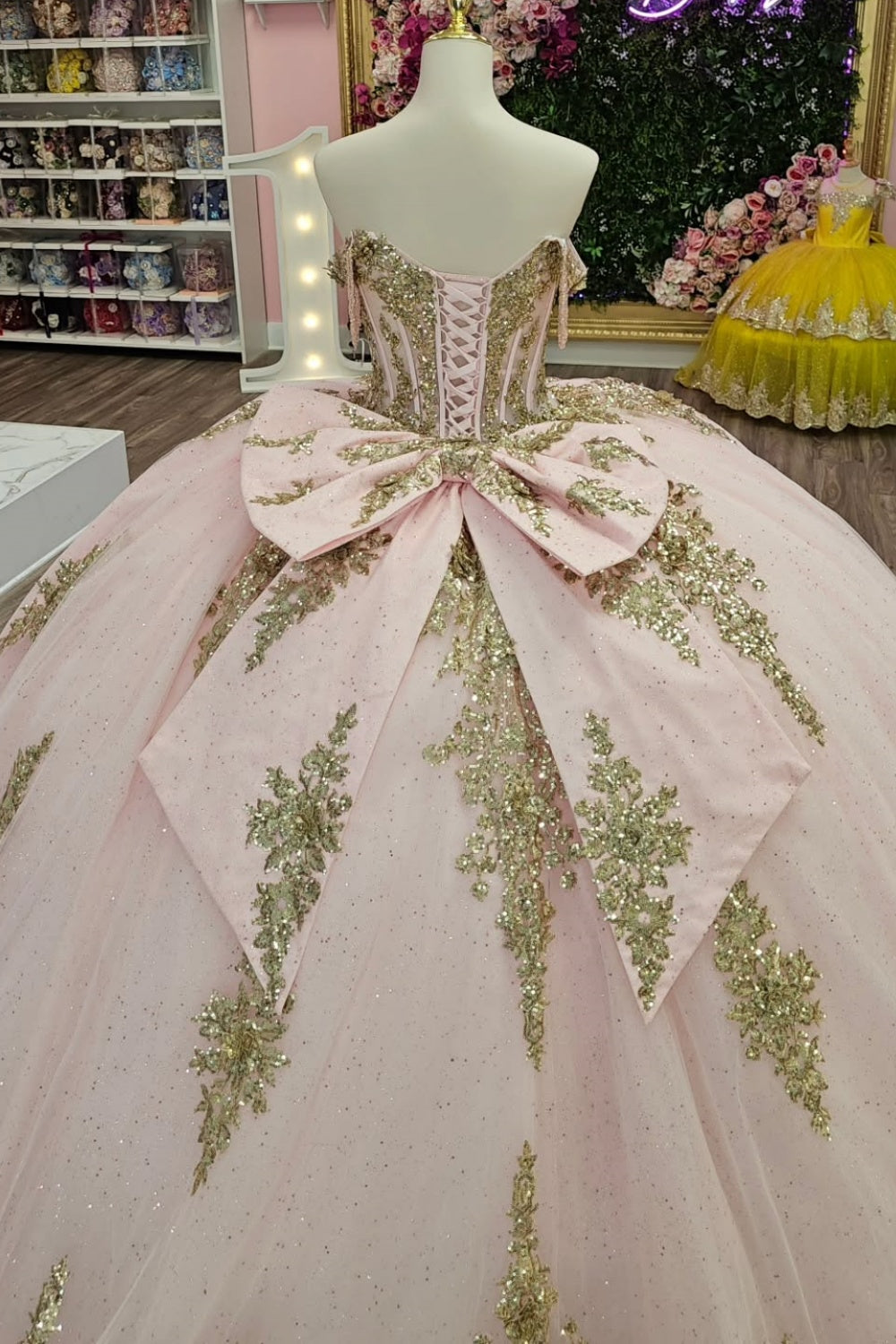 Off Shoulder Sleeveless Beaded Gold Appliques Bow Knot Pink Quinceañera Dress YQ1137