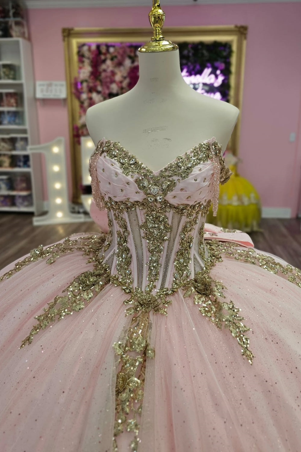 Off Shoulder Sleeveless Beaded Gold Appliques Bow Knot Pink Quinceañera Dress YQ1137
