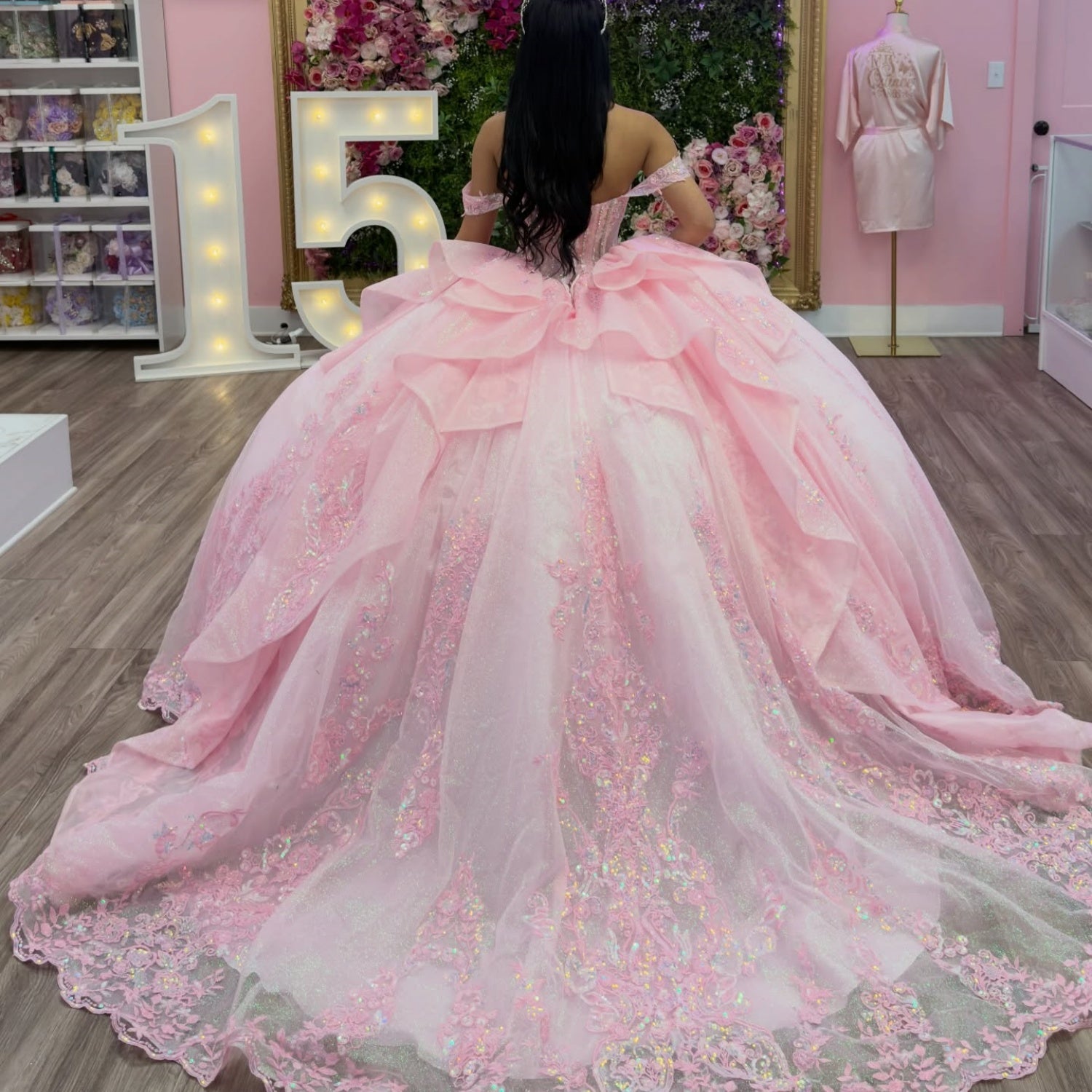 Off Shoulder Sleeveless Beaded Sequins Appliques Ruffles Bow Knot Pink Quinceañera Dress YQ1138