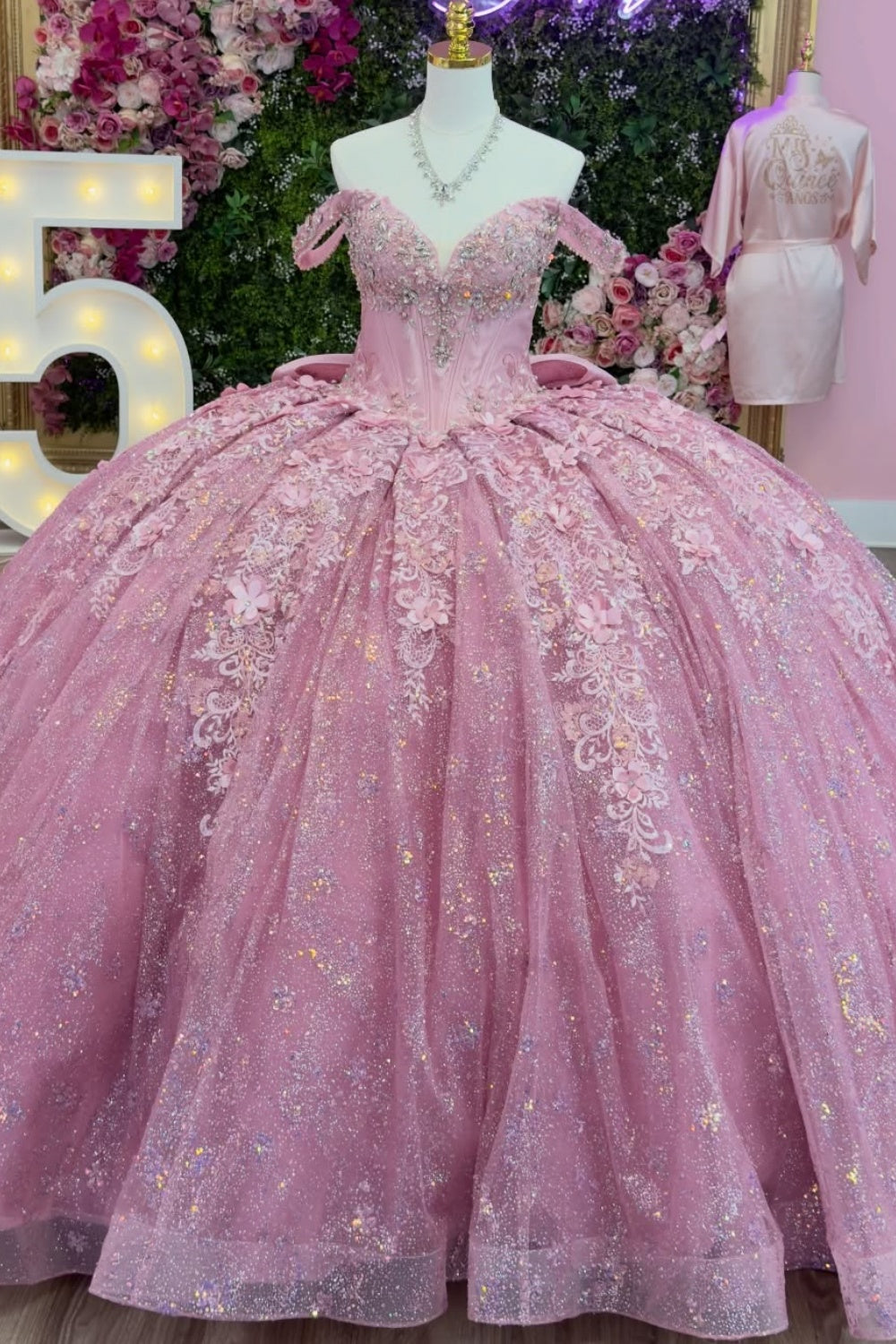 Off Shoulder Sleeveless Beaded Sequins Appliques Ruffles Bow Knot Pink Quinceañera Dress YQ1139