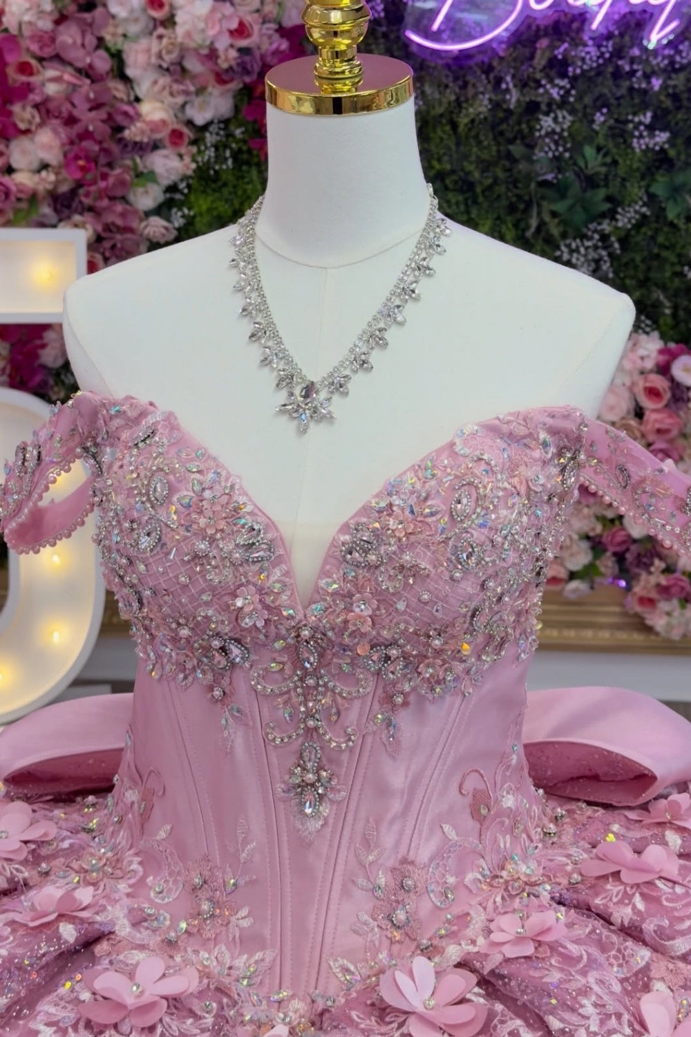 Off Shoulder Sleeveless Beaded Sequins Appliques Ruffles Bow Knot Pink Quinceañera Dress YQ1139