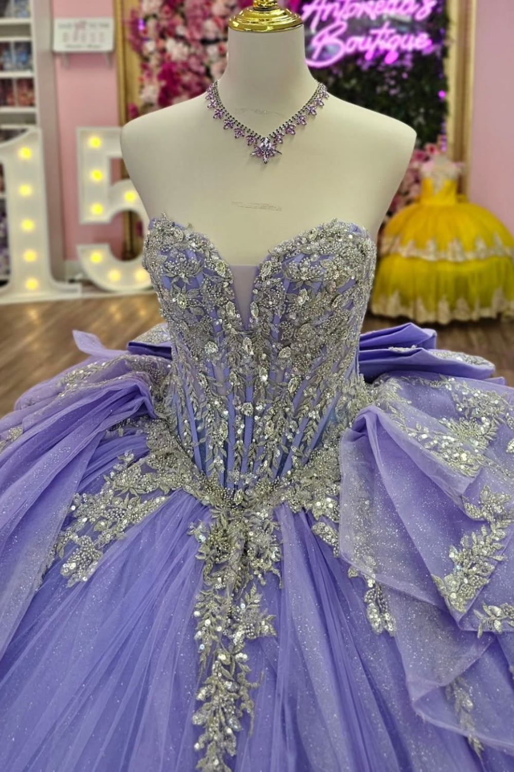 Strapless Sleeveless Sliver Sequins Appliques Ruffles Bow Knot Lilac Quinceañera Dress YQ1141