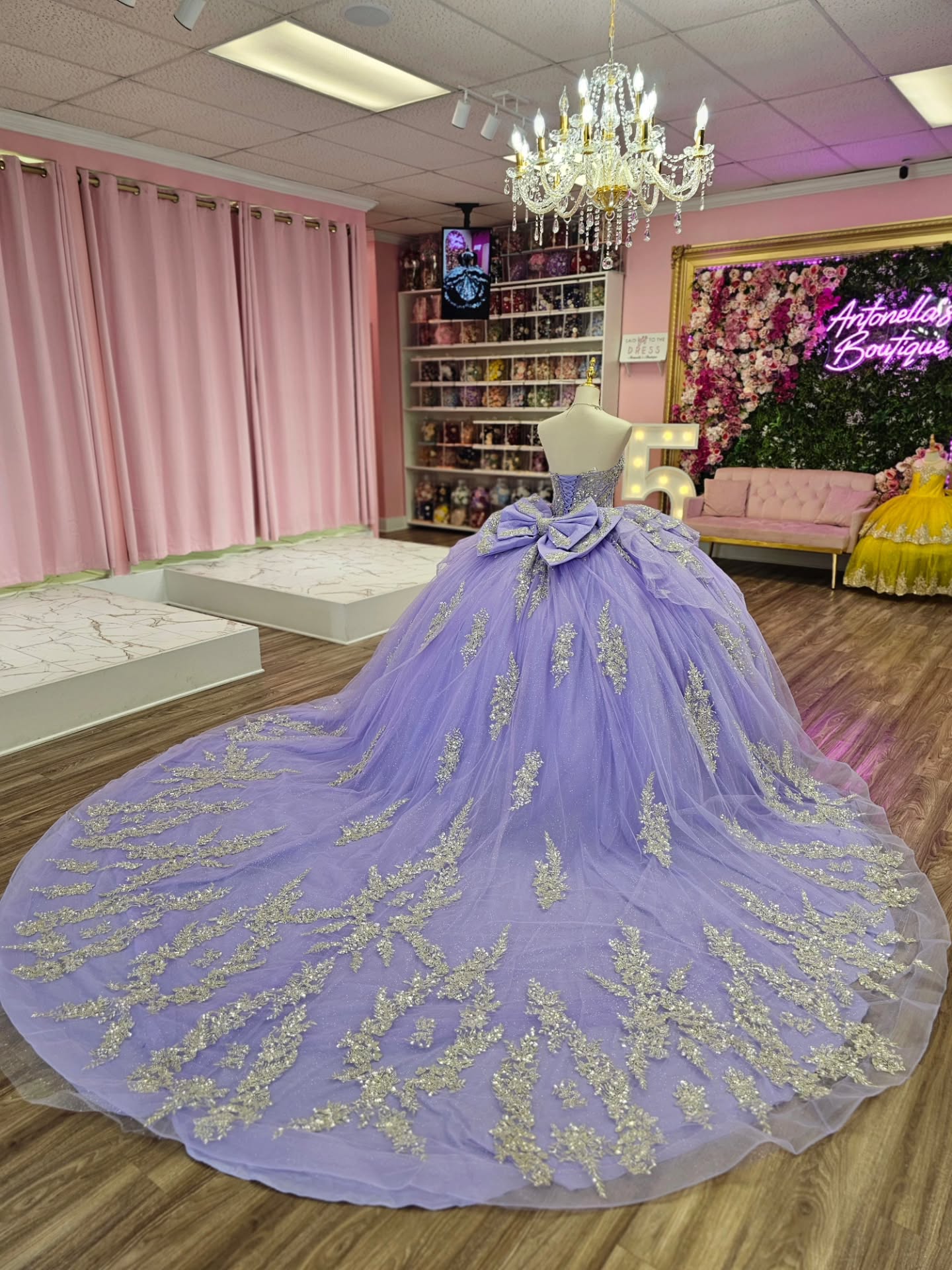 Strapless Sleeveless Sliver Sequins Appliques Ruffles Bow Knot Lilac Quinceañera Dress YQ1141