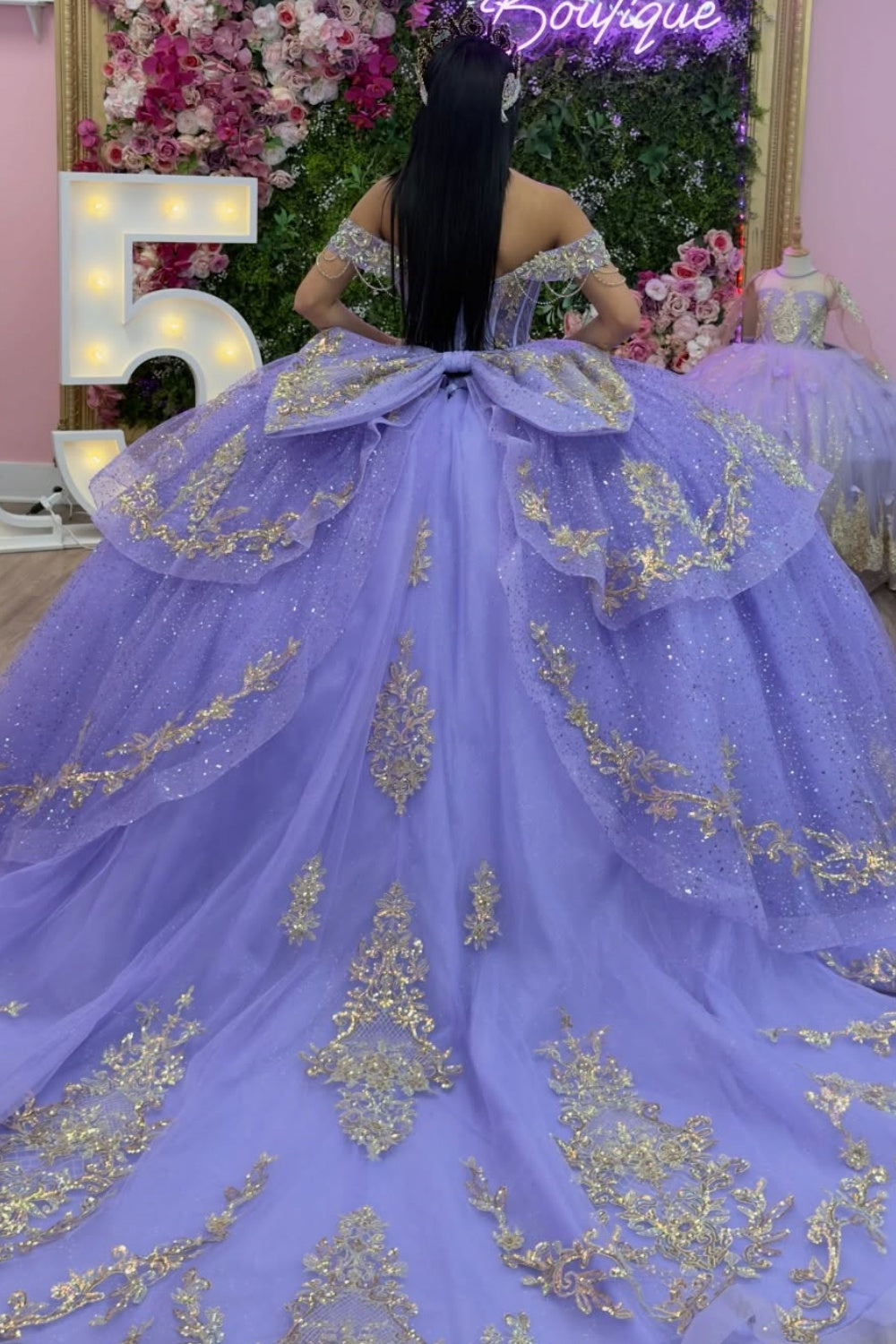 Vestido de Quinceañera Azul Marino con Lentejuelas, Apliques de Cuentas, Brillos y Escote Bardot YQ1055