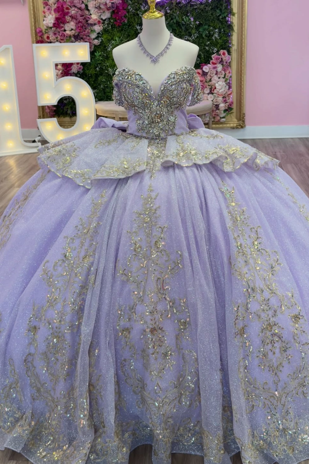 Off Shoulder Sleeveless Beaded Appliques Bow Knot Lilac Quinceañera Dress YQ1144