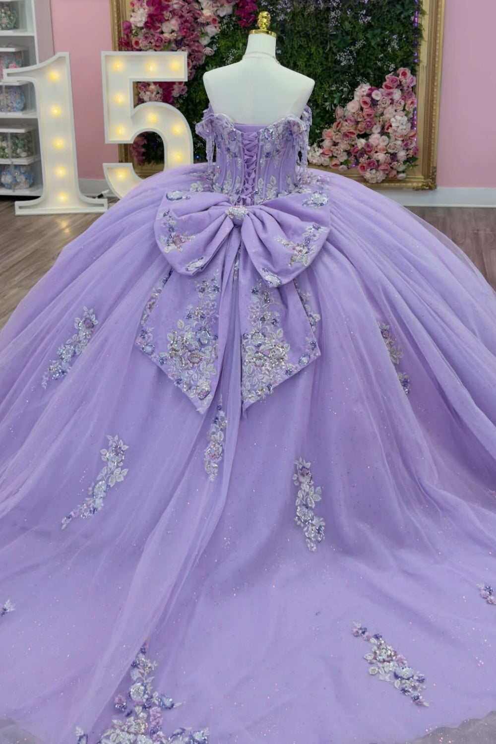 Off Shoulder Sleeveless Beaded Sequins Appliques Bow Knot Lilac Quinceañera Dress YQ1145