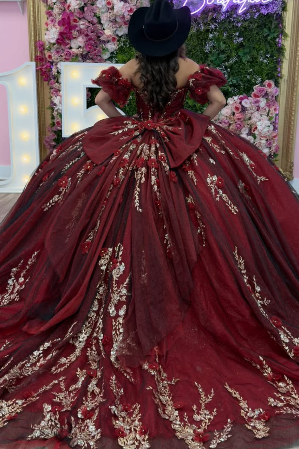 Off Shoulder Sleeveless Beaded Gold Appliques Bow Knot Burgundy Quinceañera Dress YQ1148
